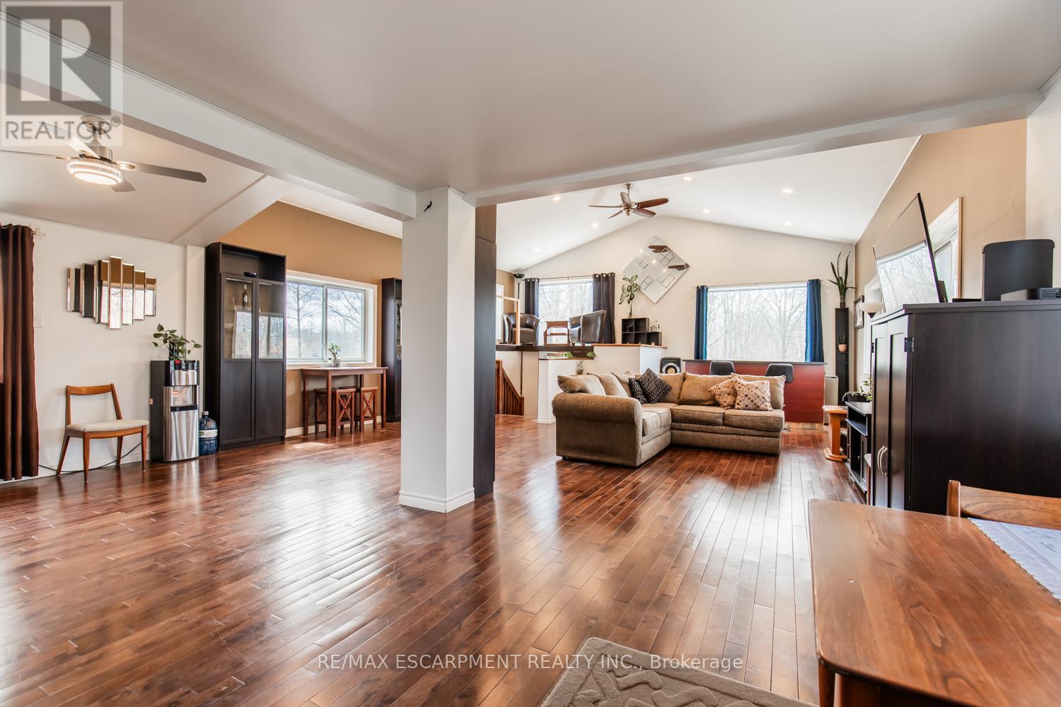 1566 Caistorville Road, West Lincoln, Ontario  L0R 1E0 - Photo 14 - X12078624