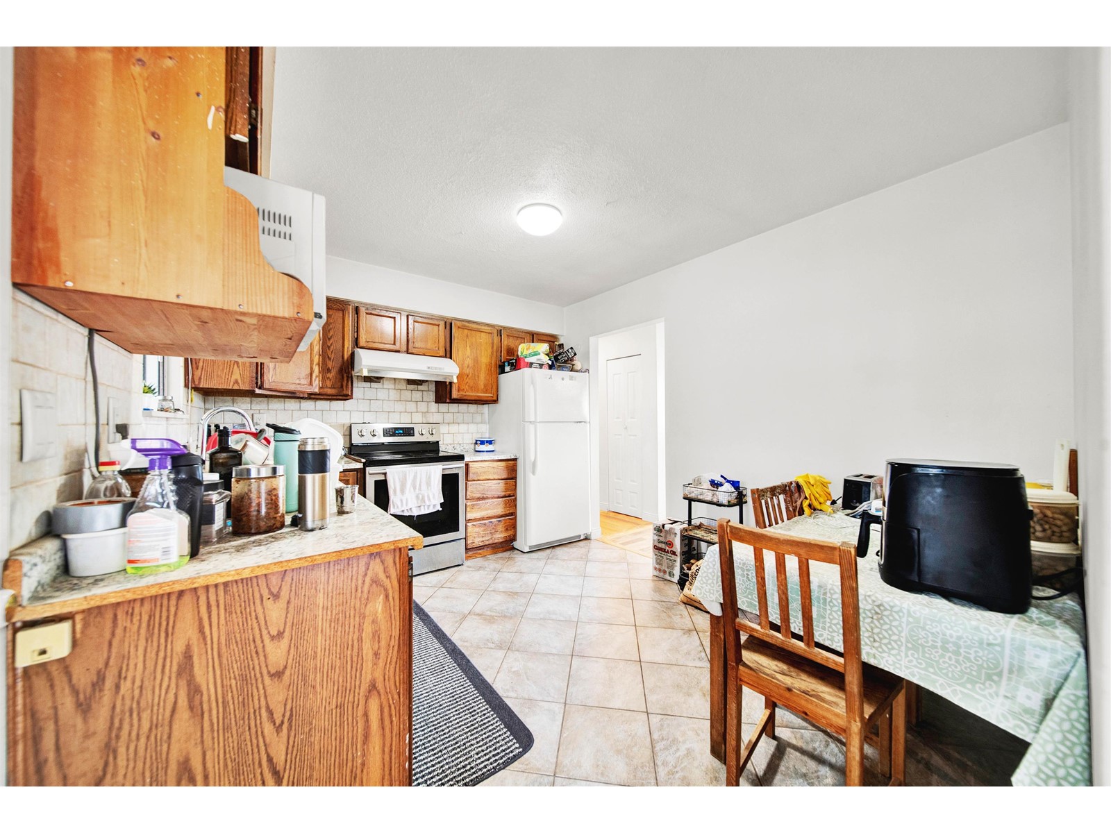 12234 99a Avenue, Surrey, British Columbia  V3V 2R2 - Photo 7 - R2989288