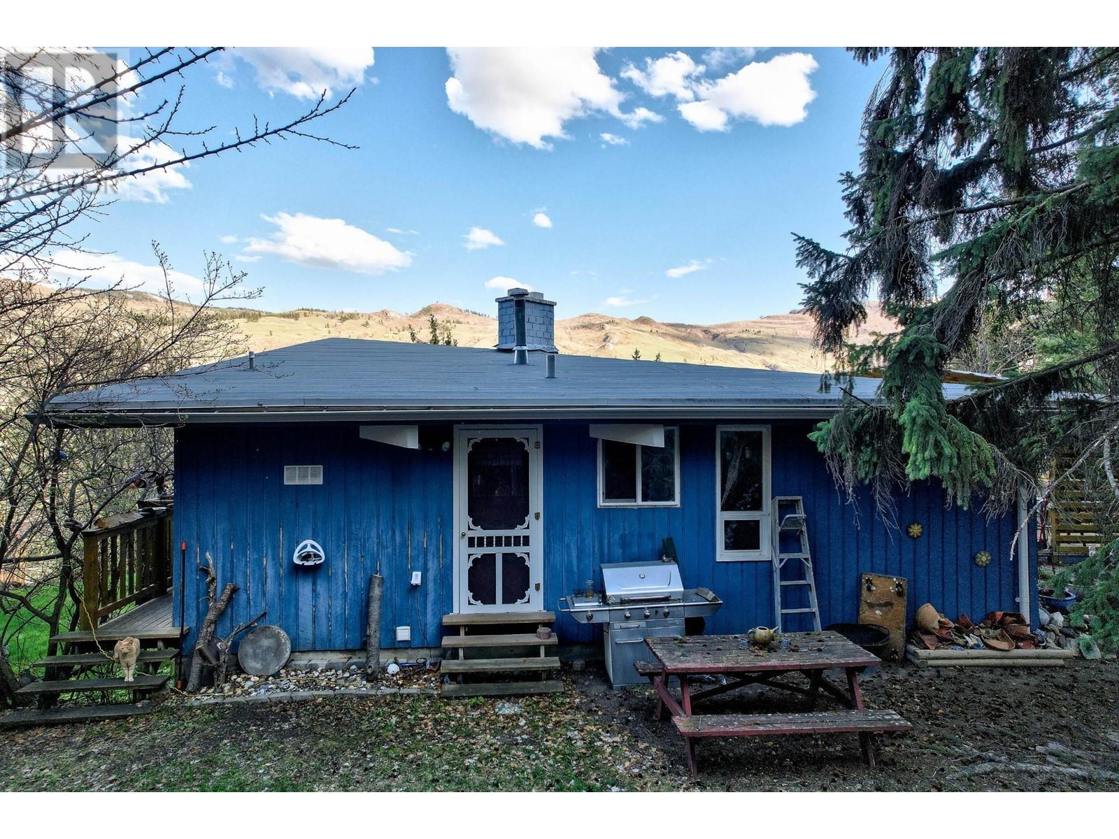 Property at 4382 Karindale Road image 4