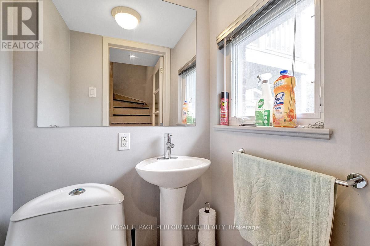 529 Echo Drive, Ottawa, Ontario  K1S 1N7 - Photo 11 - X12078720