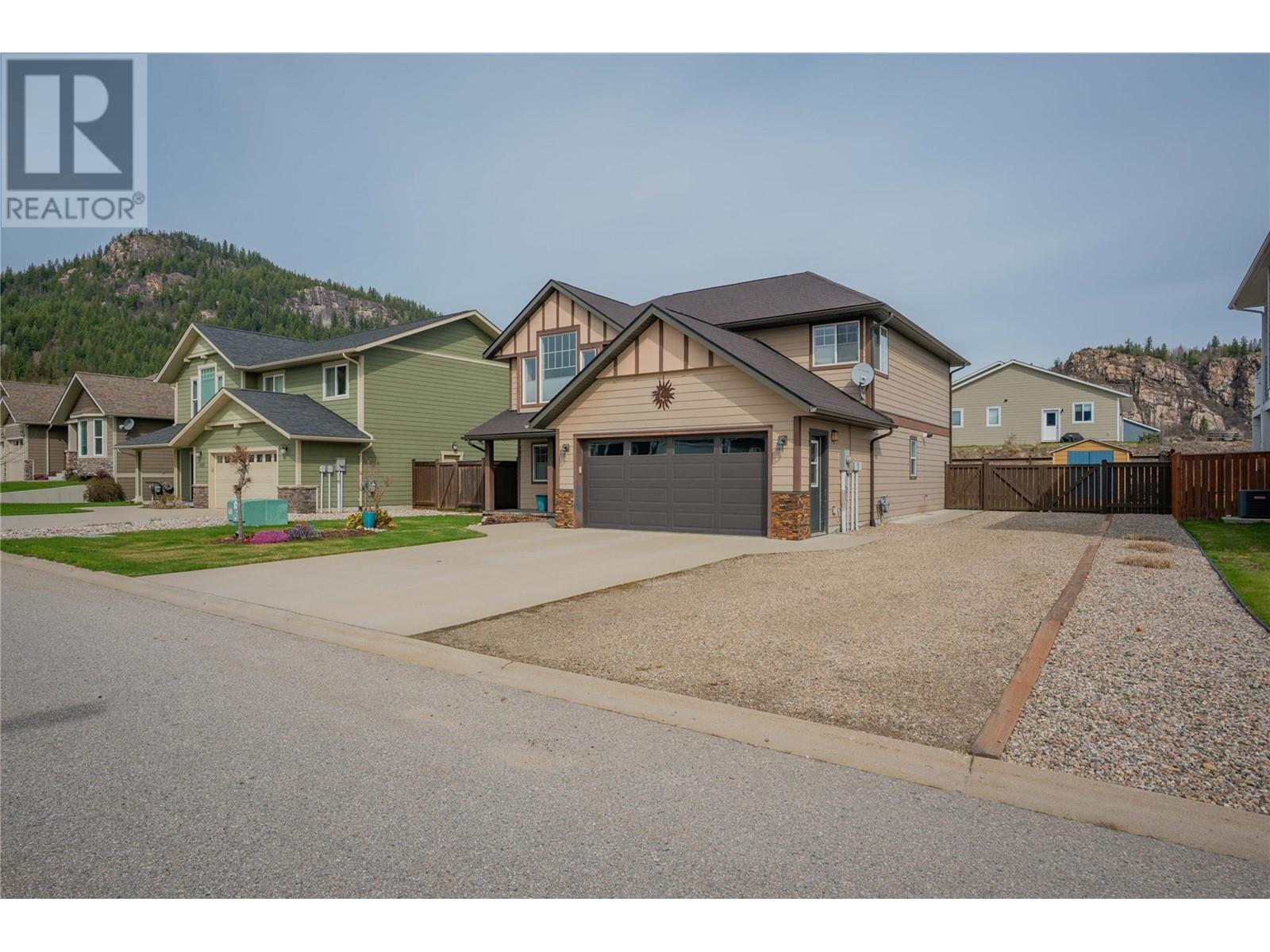 1509 Rosewood Lane, Castlegar, British Columbia  V1N 4X7 - Photo 2 - 10343062