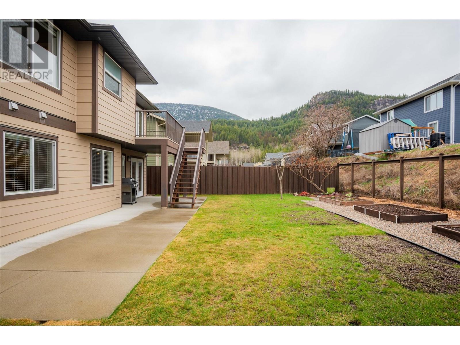 1509 Rosewood Lane, Castlegar, British Columbia  V1N 4X7 - Photo 47 - 10343062