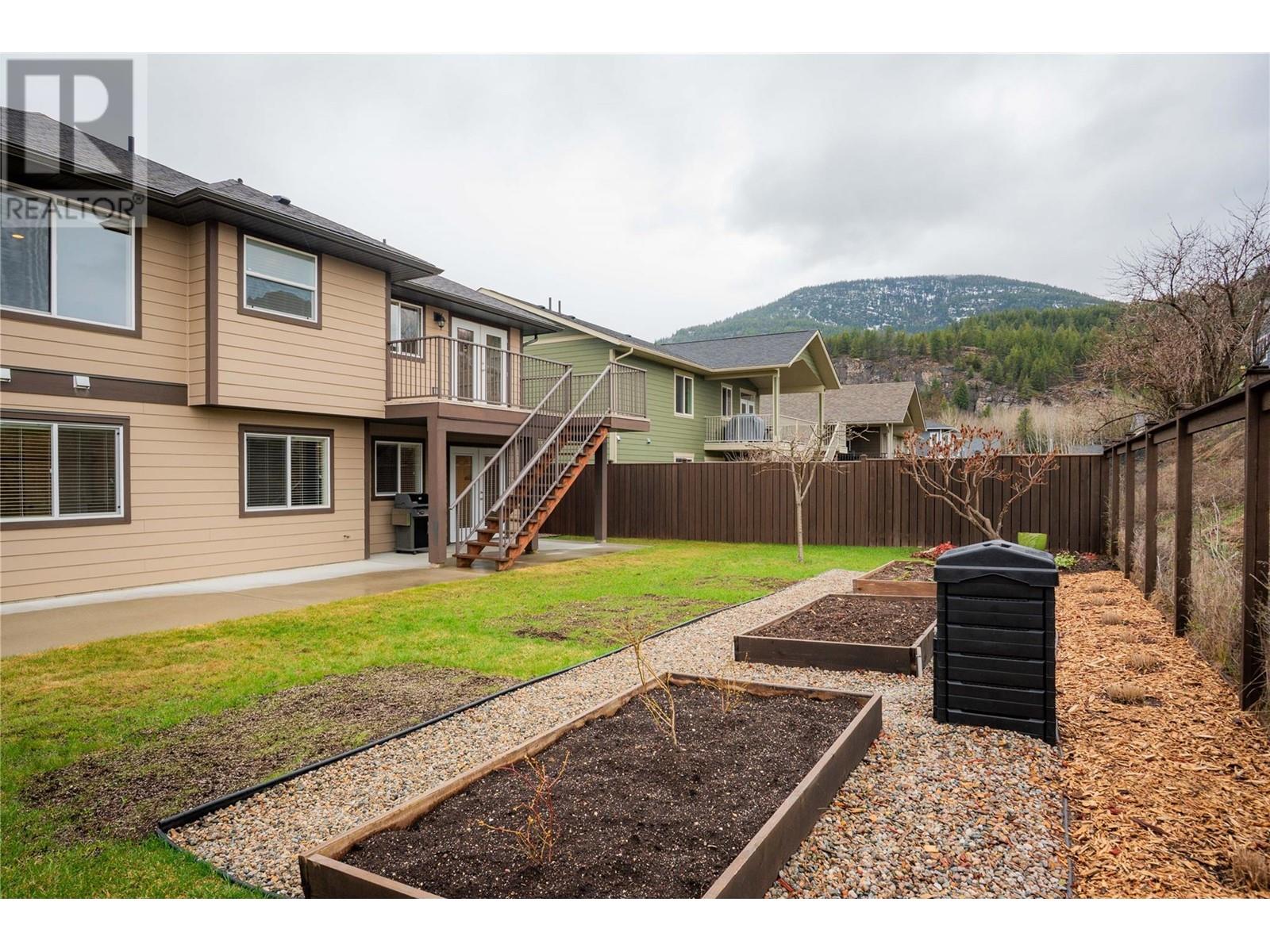 1509 Rosewood Lane, Castlegar, British Columbia  V1N 4X7 - Photo 48 - 10343062