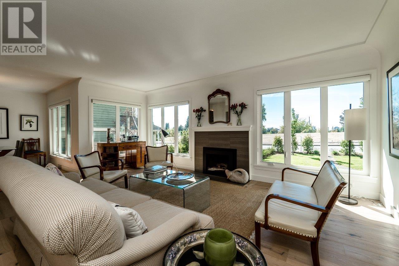 Property at 1436 GRAND BOULEVARD image 3