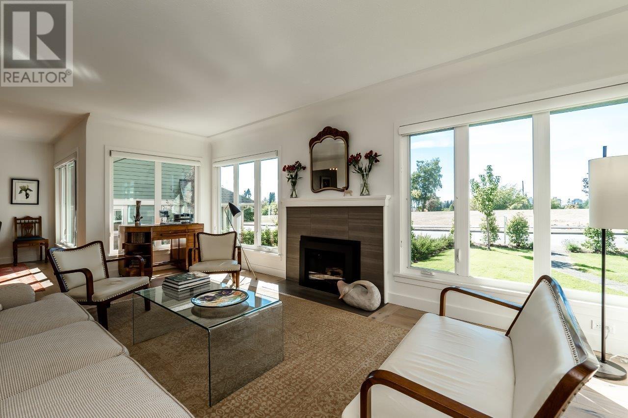 Property at 1436 GRAND BOULEVARD image 4