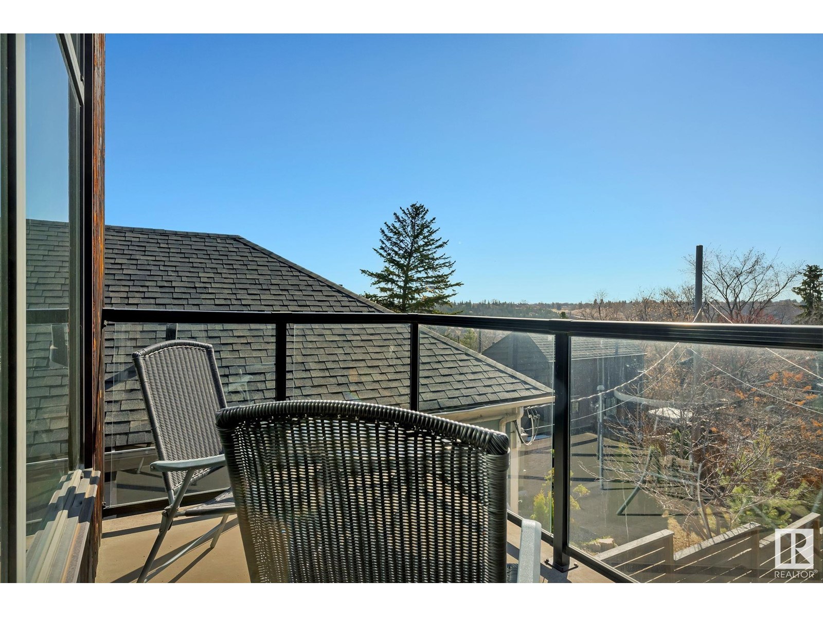 Property at 9457 100A AV NW image 1