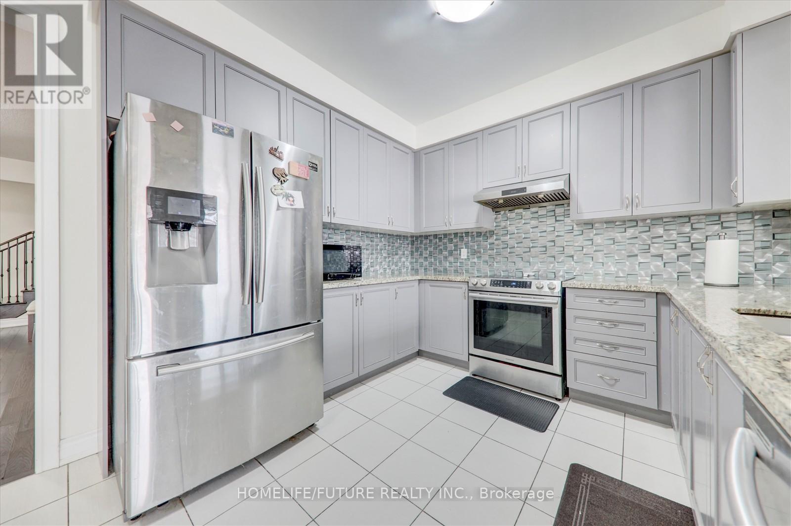 70 Mohandas Drive, Markham, Ontario  L3S 0E4 - Photo 11 - N12078737