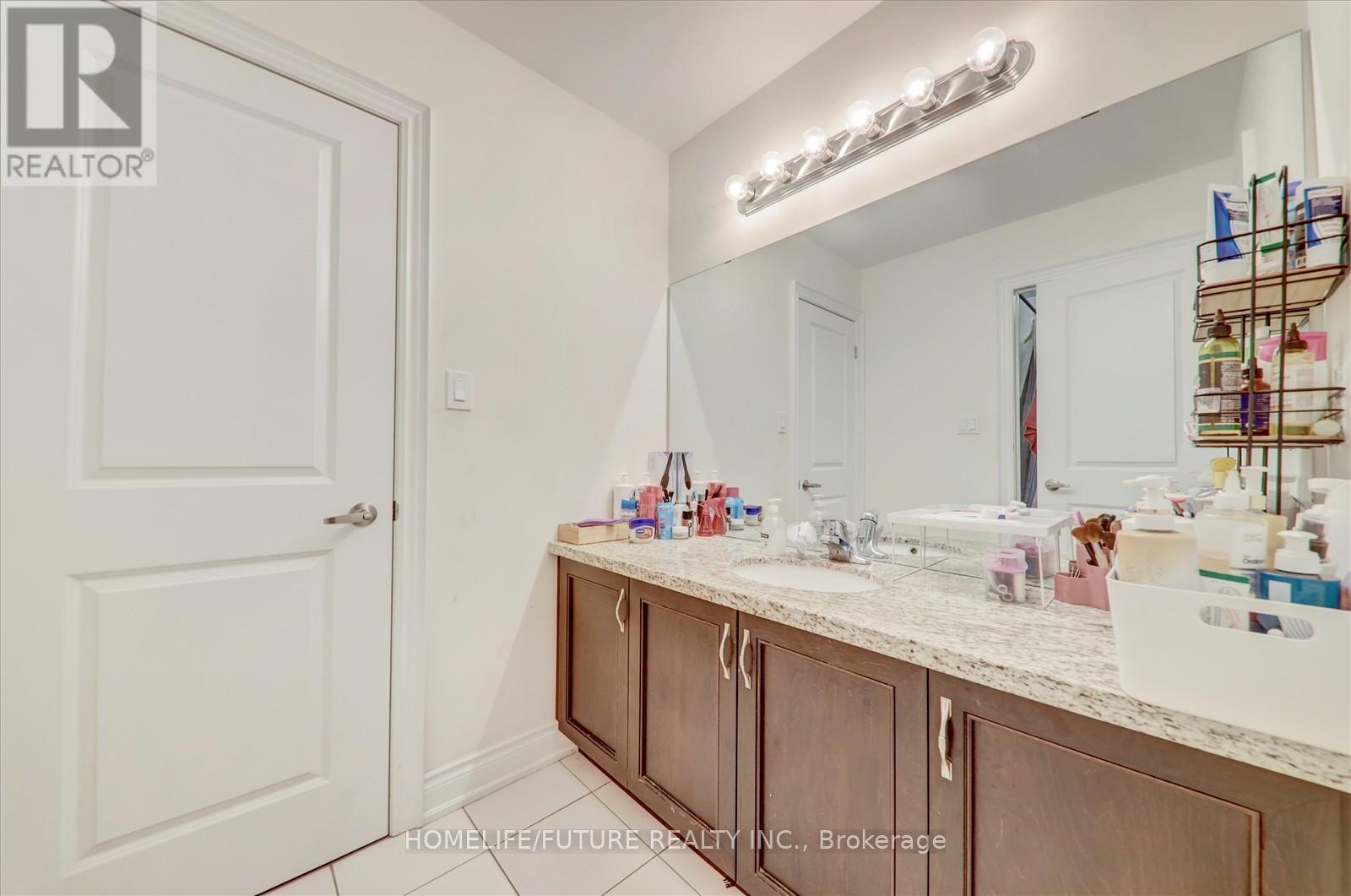 70 Mohandas Drive, Markham, Ontario  L3S 0E4 - Photo 21 - N12078737