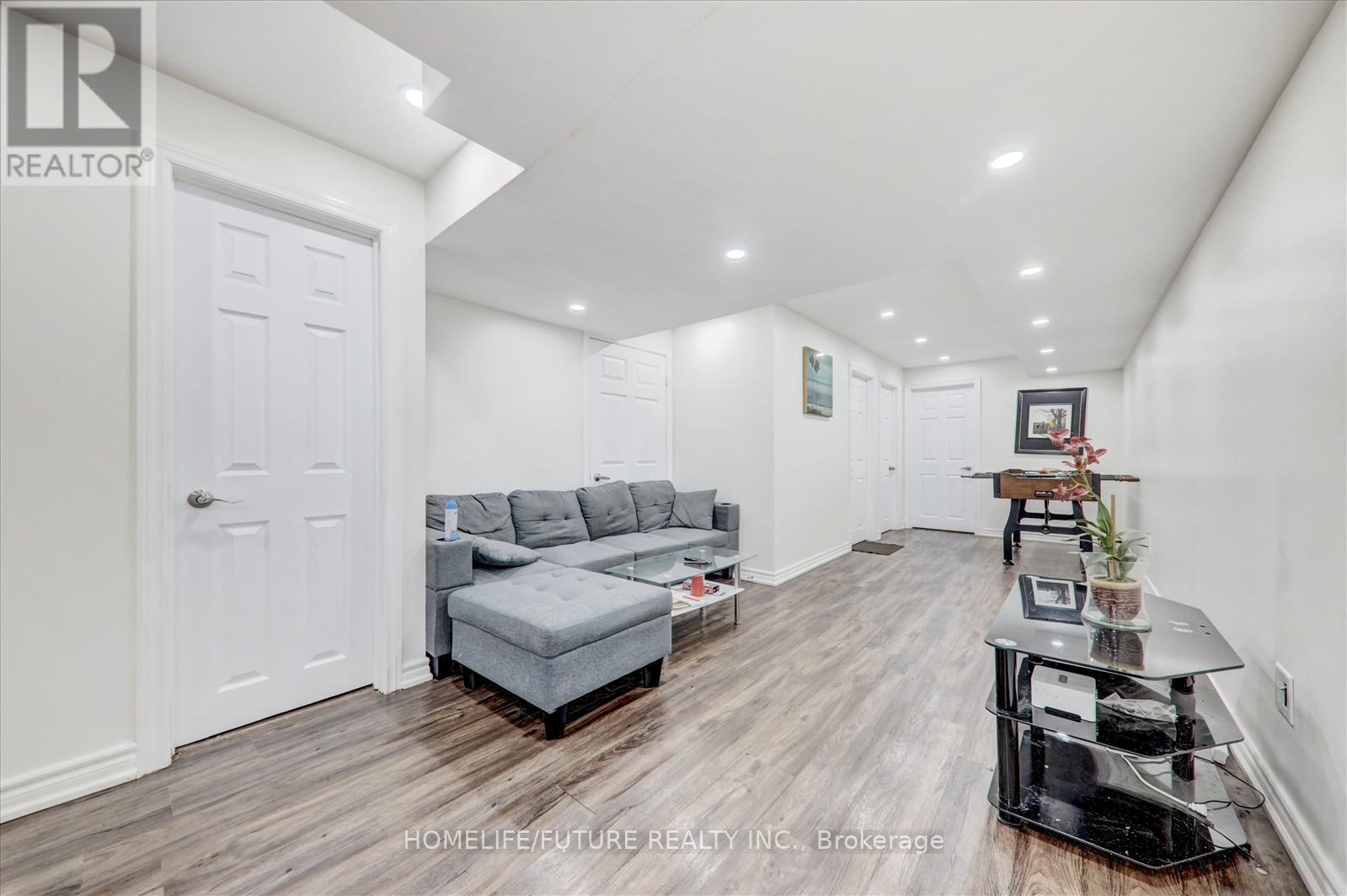70 Mohandas Drive, Markham, Ontario  L3S 0E4 - Photo 28 - N12078737