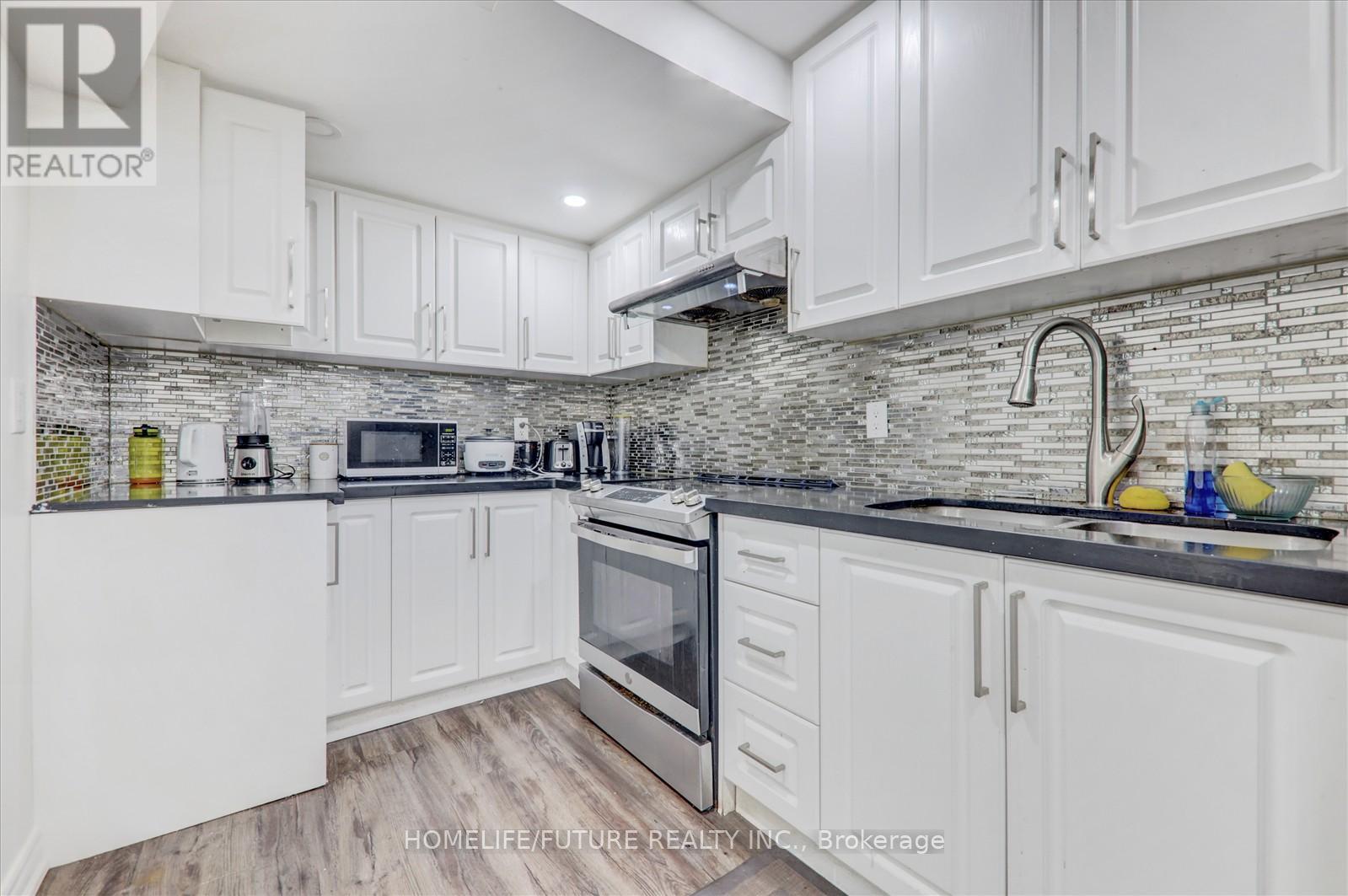70 Mohandas Drive, Markham, Ontario  L3S 0E4 - Photo 32 - N12078737