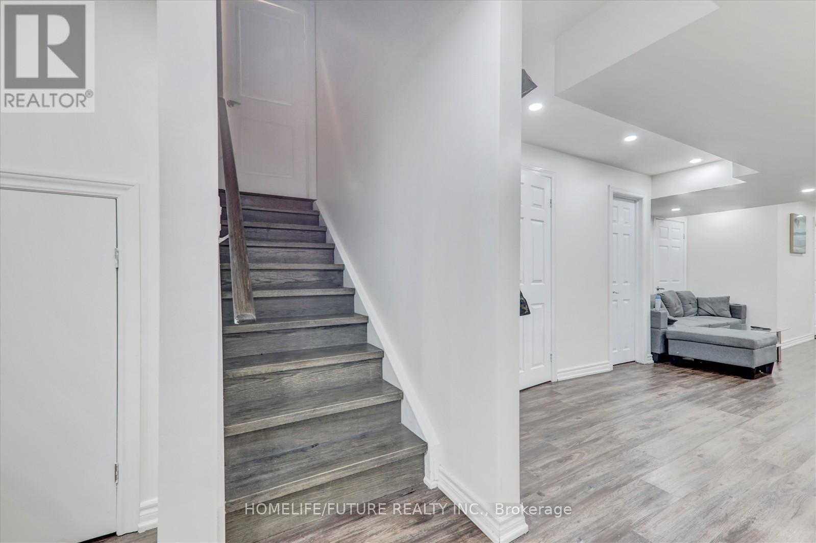 70 Mohandas Drive, Markham, Ontario  L3S 0E4 - Photo 33 - N12078737