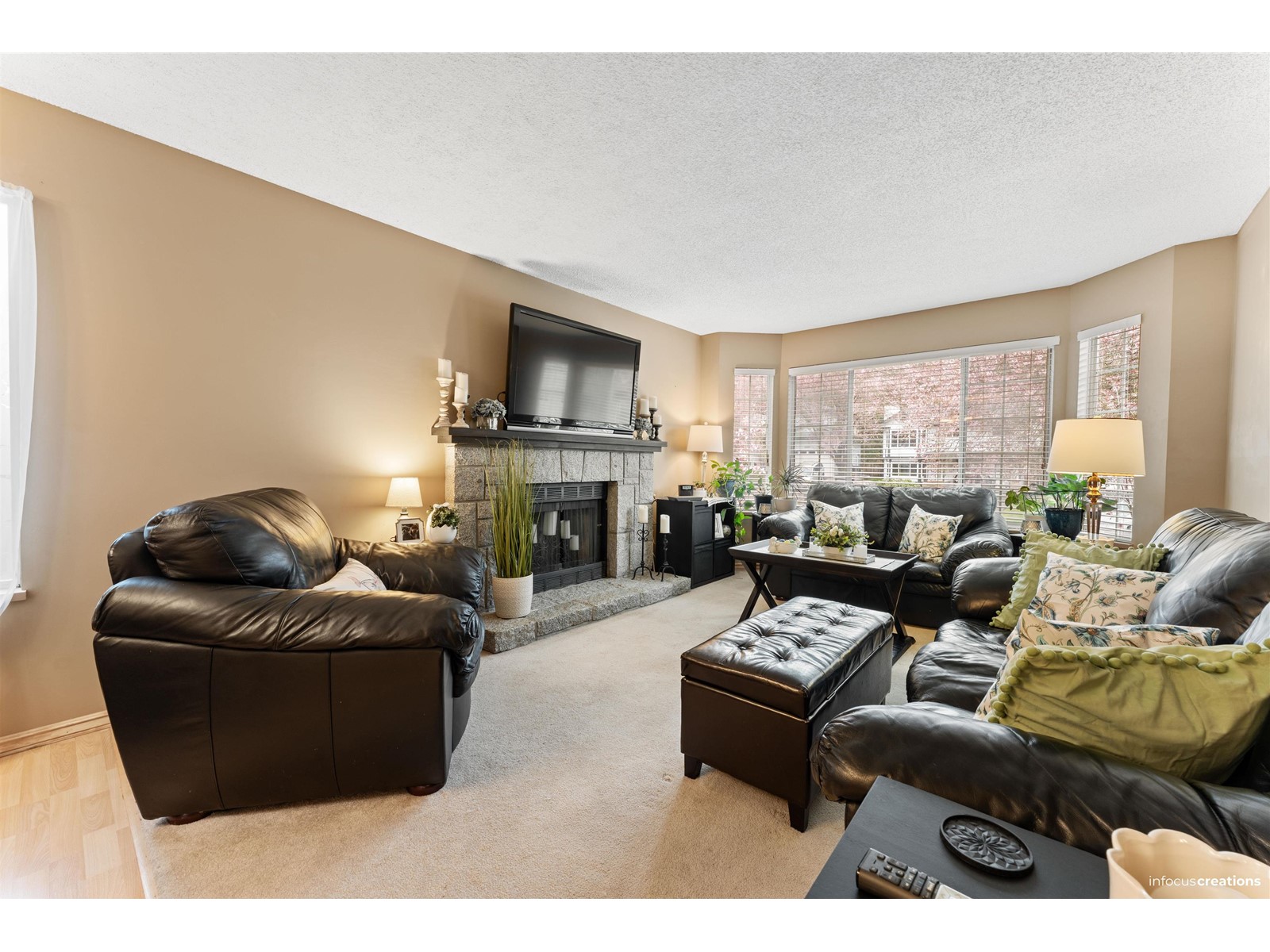 Property at 8062 138 STREET image 3