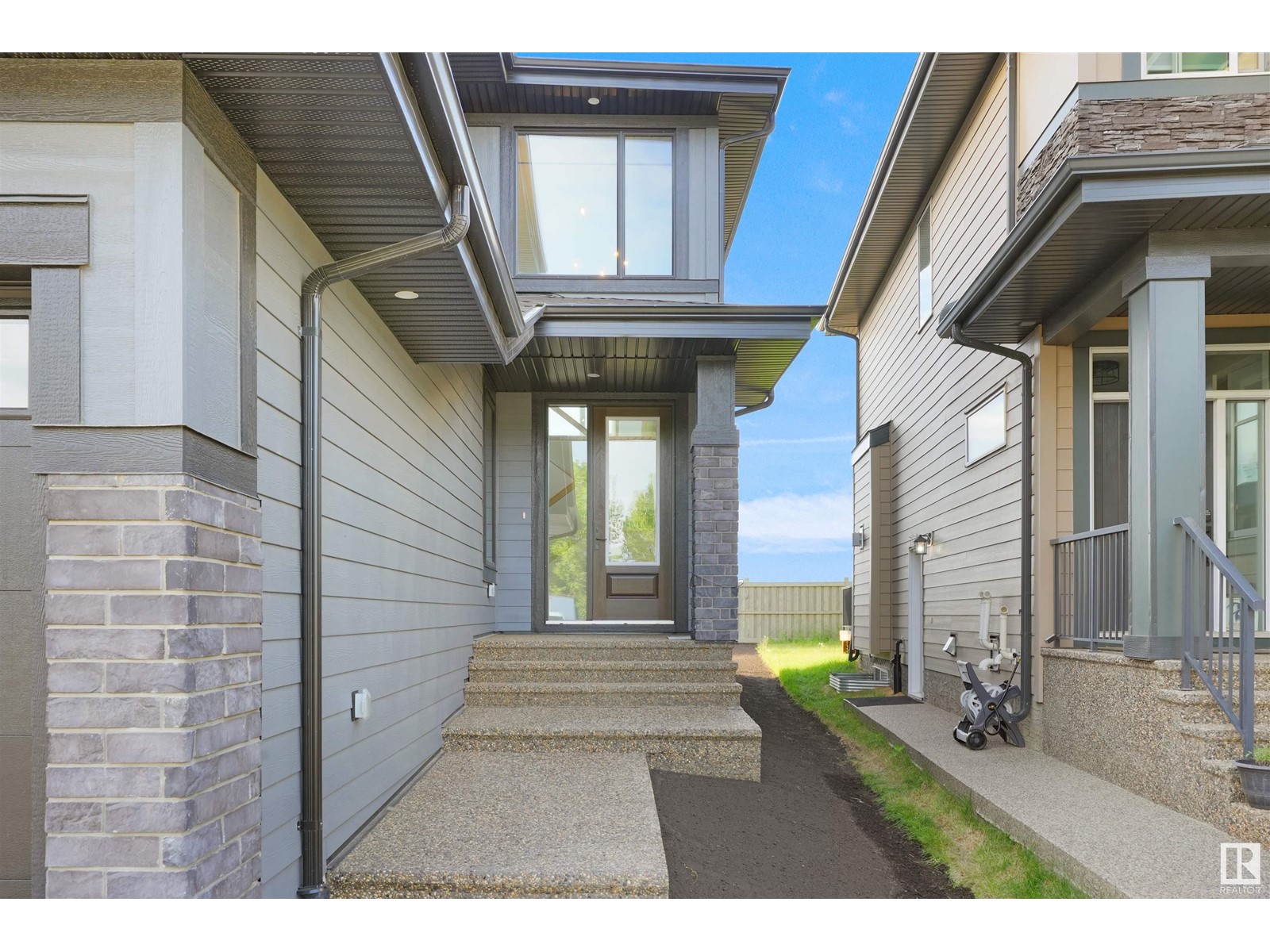 Property at 4669 Chegwin WD SW image 3