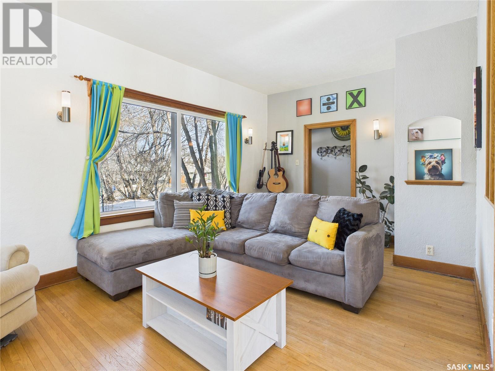 Property at 223 20th STREET W image 5