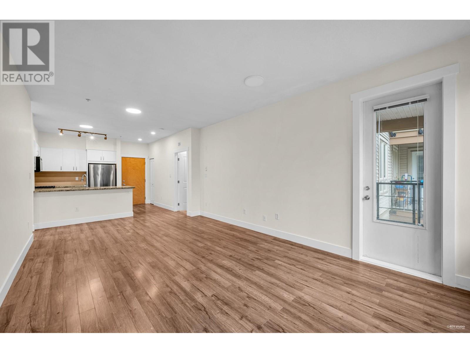 313 2601 Whiteley Court, North Vancouver, British Columbia  V7J 2R7 - Photo 14 - R2989541