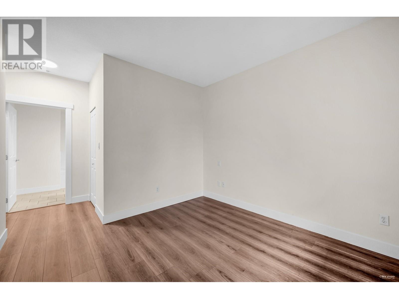 313 2601 Whiteley Court, North Vancouver, British Columbia  V7J 2R7 - Photo 7 - R2989541