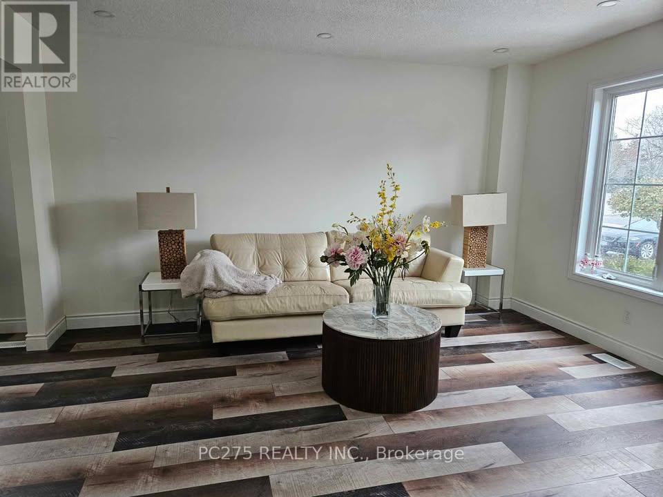 Property at 508 BARWICK CRESCENT image 2