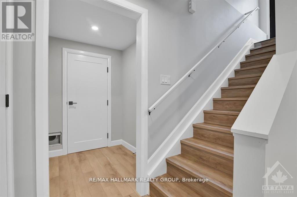 B - 457 Dawson Avenue, Ottawa, Ontario  K1Z 5V6 - Photo 3 - X12078775