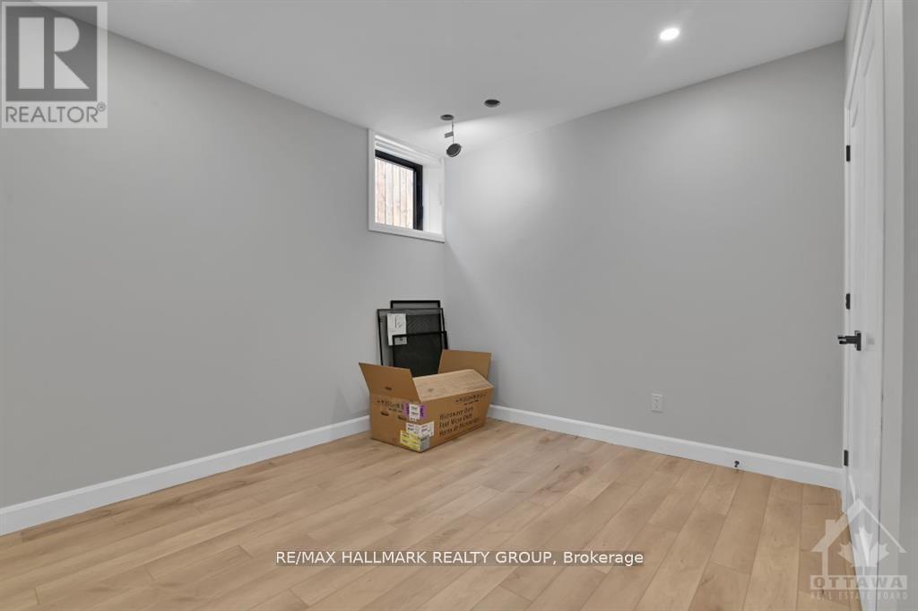 B - 457 Dawson Avenue, Ottawa, Ontario  K1Z 5V6 - Photo 7 - X12078775