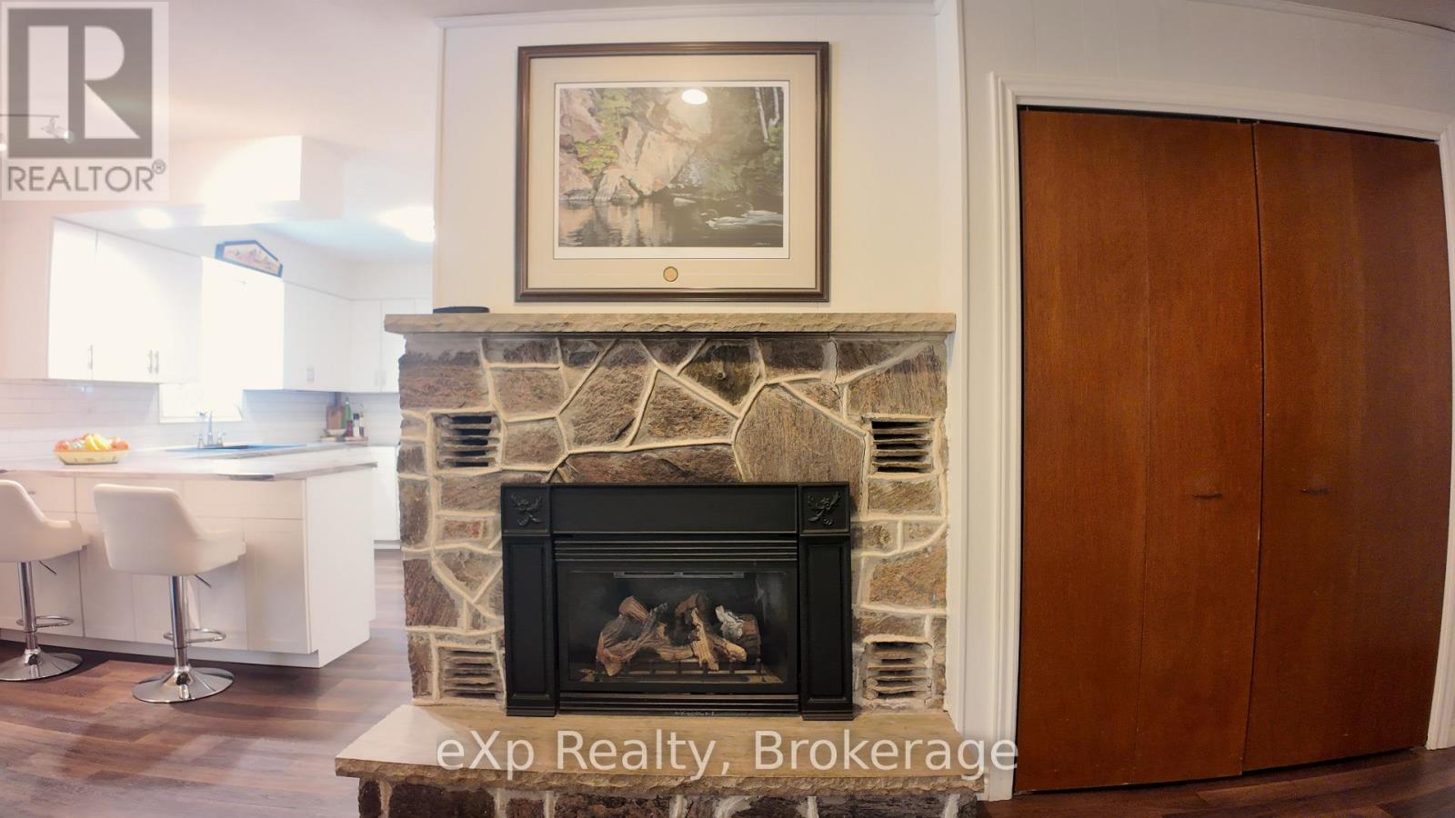 403111 Grey Road 4, West Grey, Ontario  N0G 1R0 - Photo 6 - X12078823