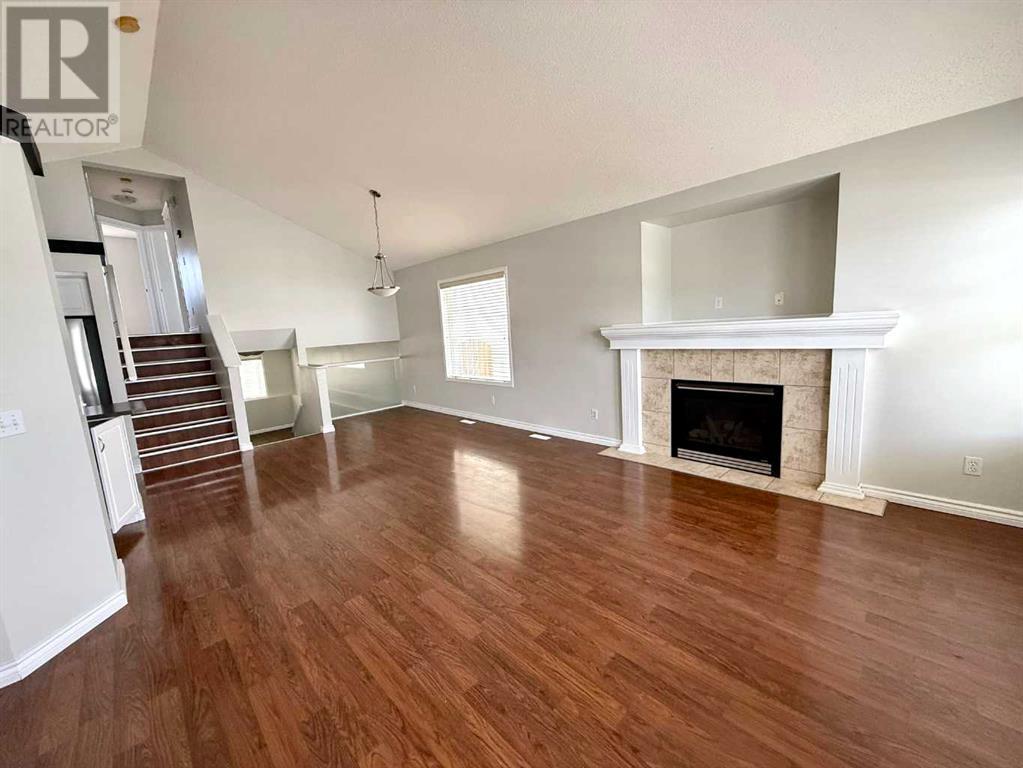 Property at 554 Evermeadow Road SW image 2