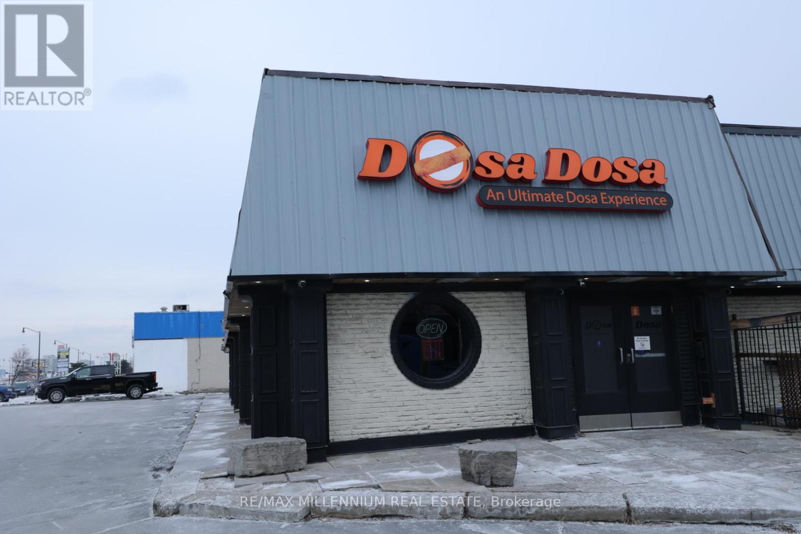249 Queen Street E, Brampton, Ontario  L6V 1C2 - Photo 1 - W12078796