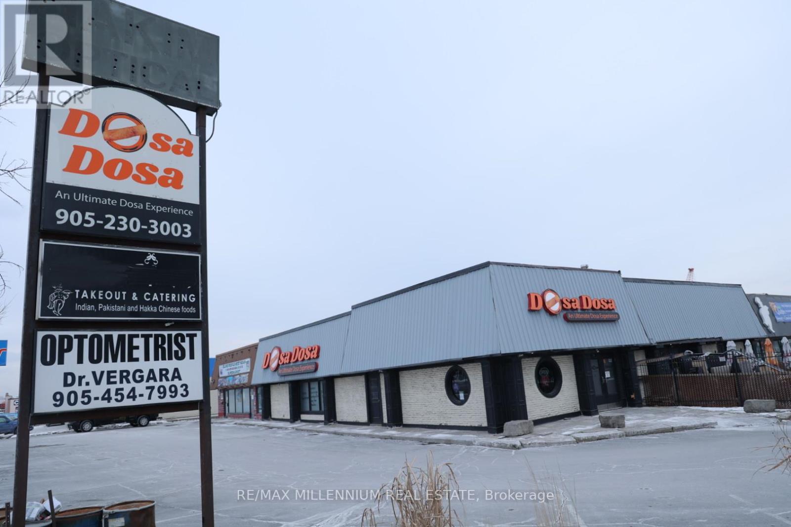 249 Queen Street E, Brampton, Ontario  L6V 1C2 - Photo 2 - W12078796