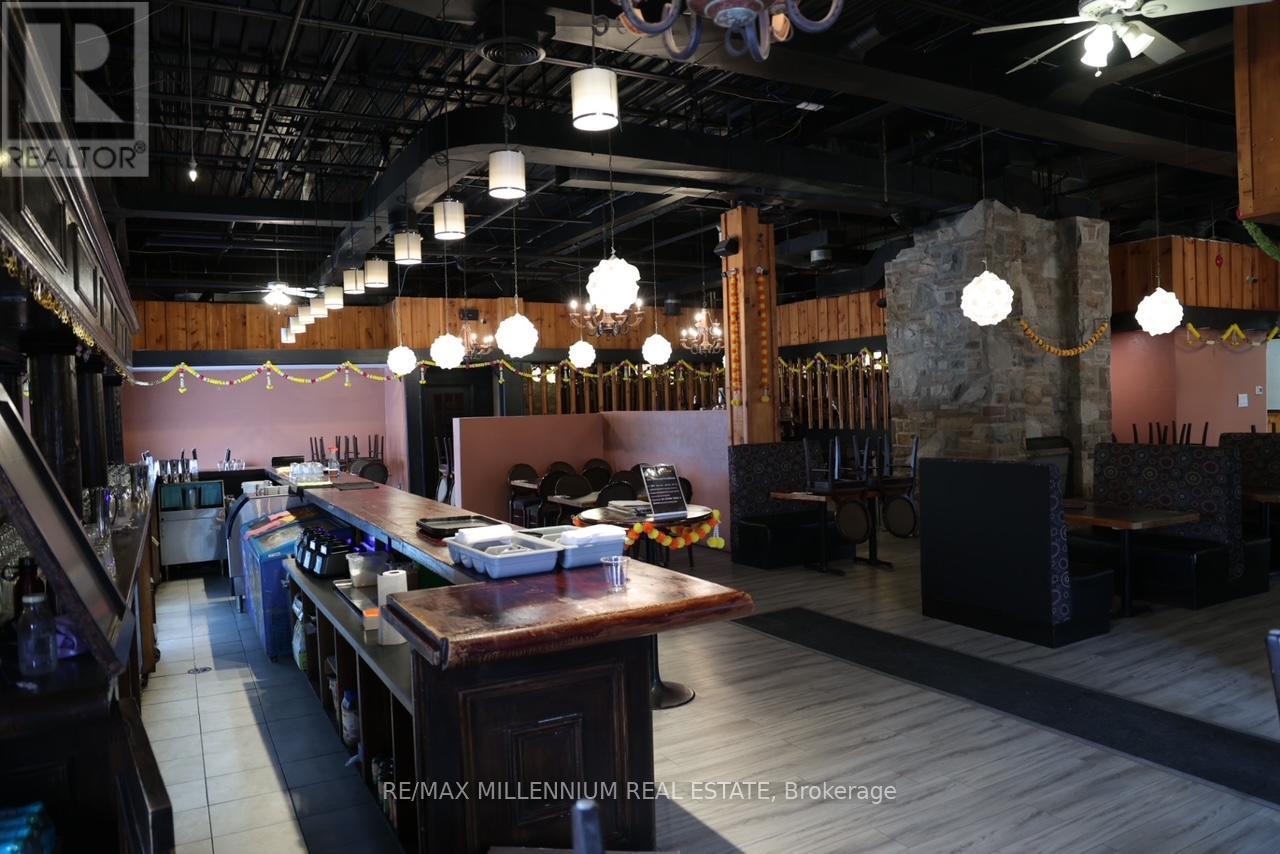 249 Queen Street E, Brampton, Ontario  L6V 1C2 - Photo 4 - W12078796