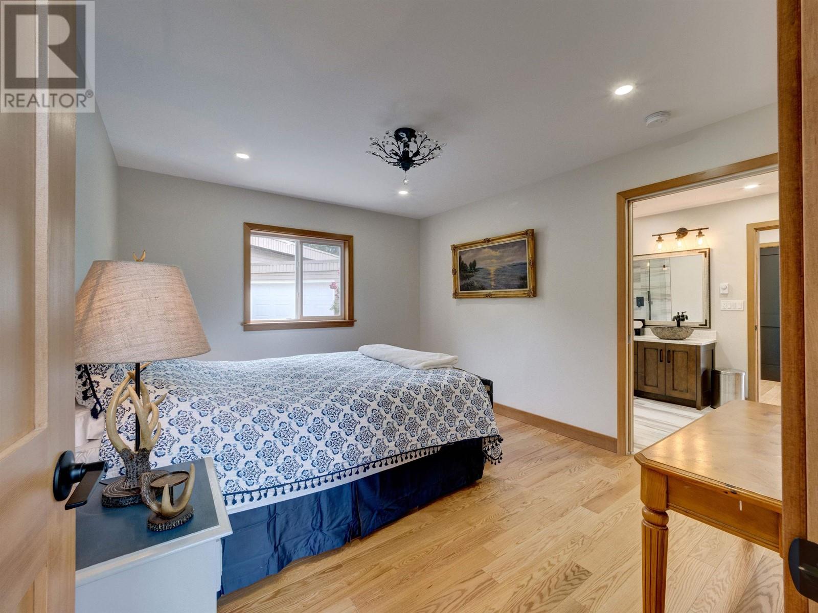 10054 Wescan Road, Halfmoon Bay, British Columbia  V7Z 1G4 - Photo 28 - R2989478