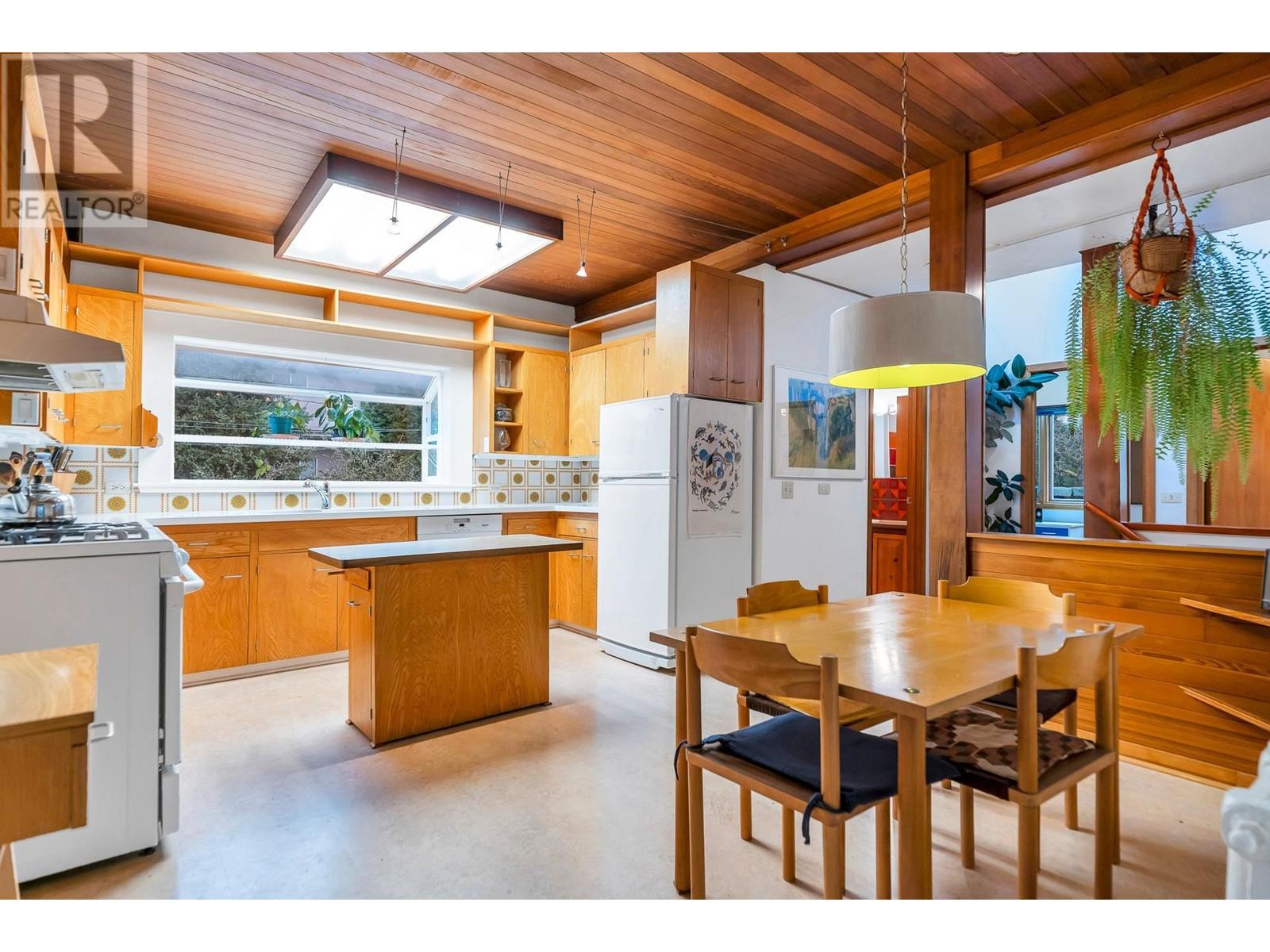 7032 Gray Avenue, Burnaby, British Columbia  V5J 3Y8 - Photo 13 - R2989479