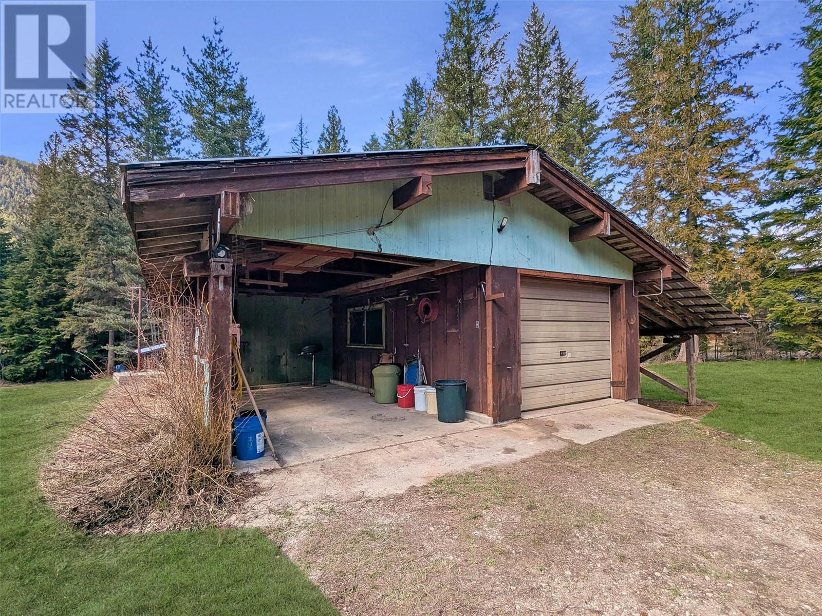 5837 Highway 6, Winlaw, British Columbia  V0G 2J0 - Photo 32 - 10342857