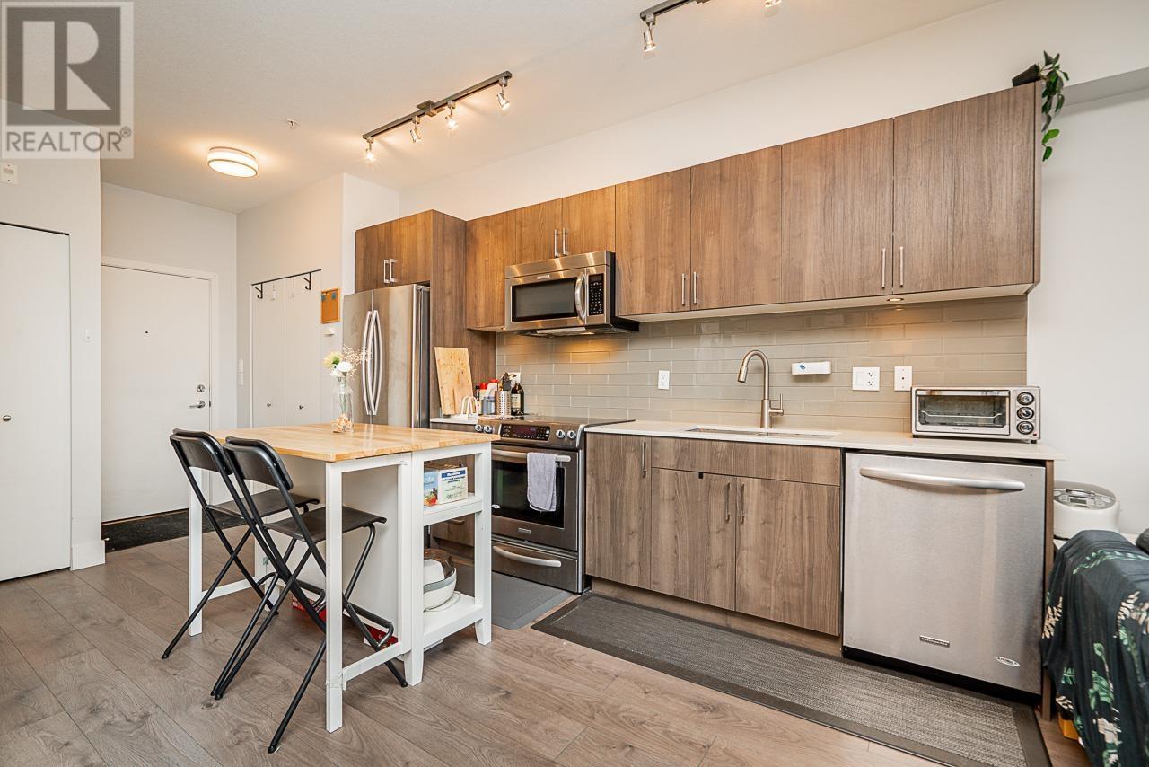 101 630 Como Lake Avenue, Coquitlam, British Columbia  V3J 0E4 - Photo 13 - R2964489