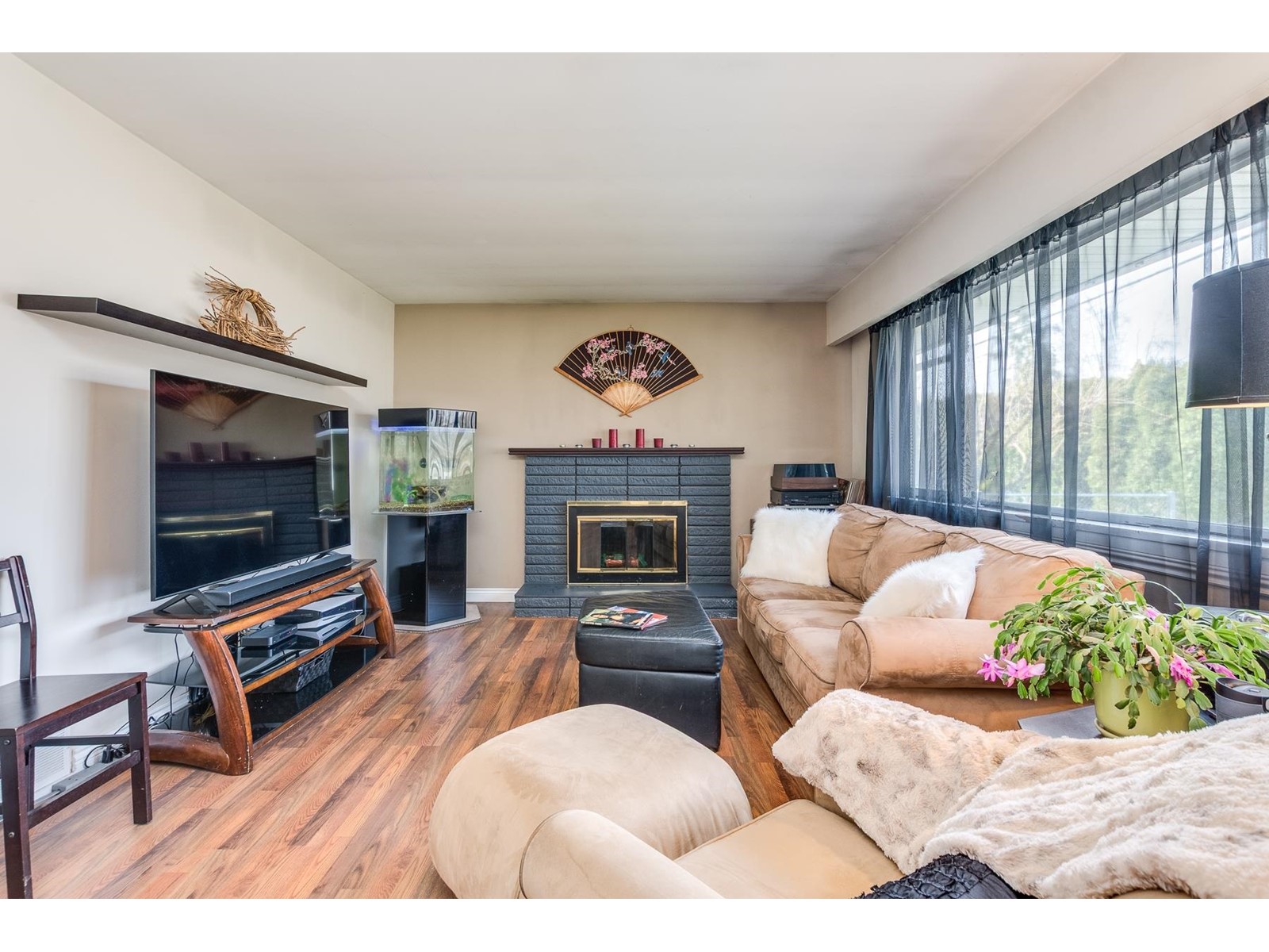 Property at 7980 112 STREET image 3