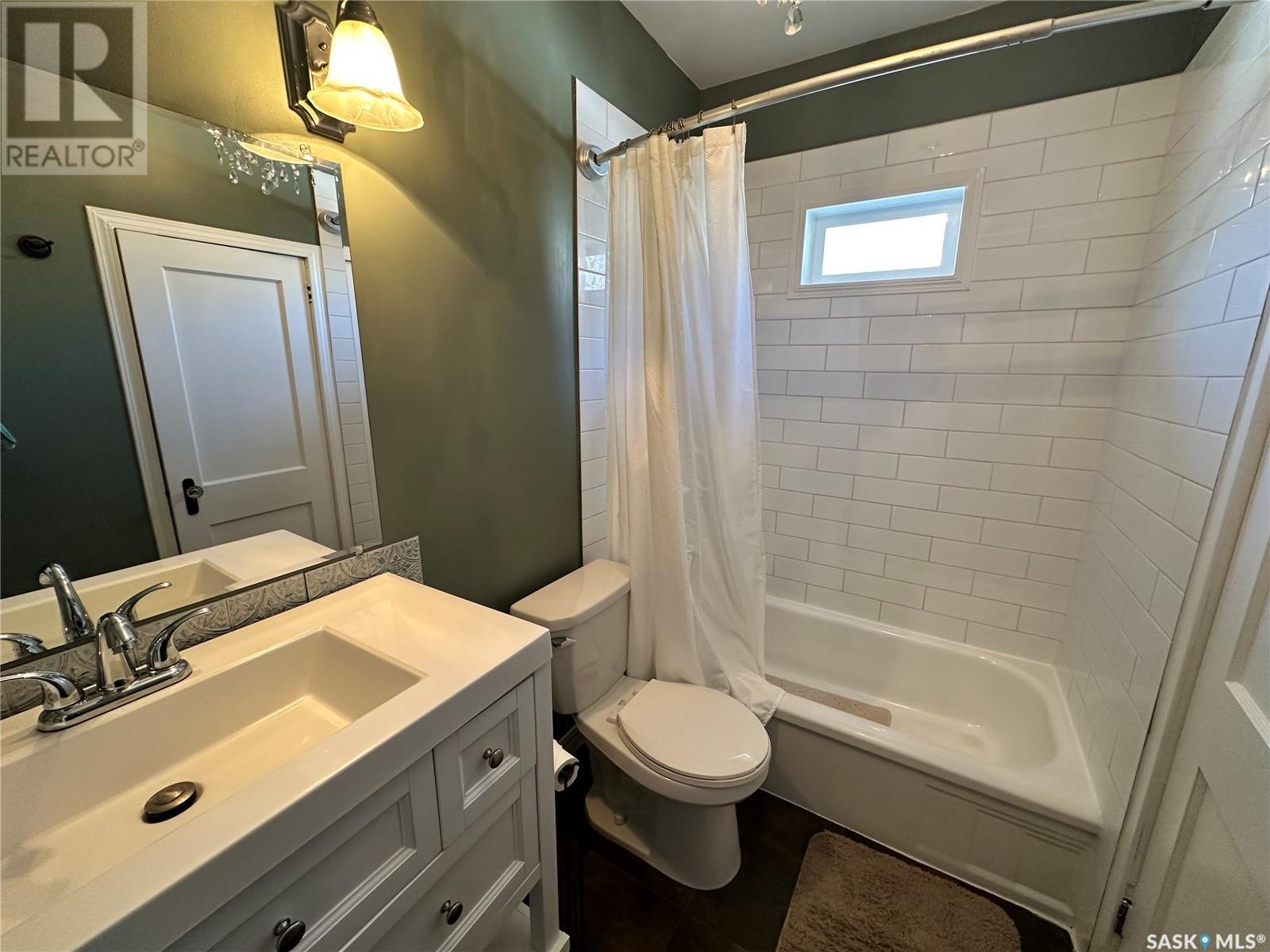 424 6th Avenue Nw, Swift Current, Saskatchewan  S9H 0Y3 - Photo 12 - SK002512
