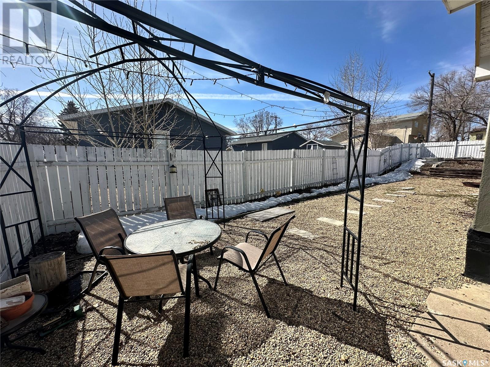 Property at 424 6th AVENUE NW image 5