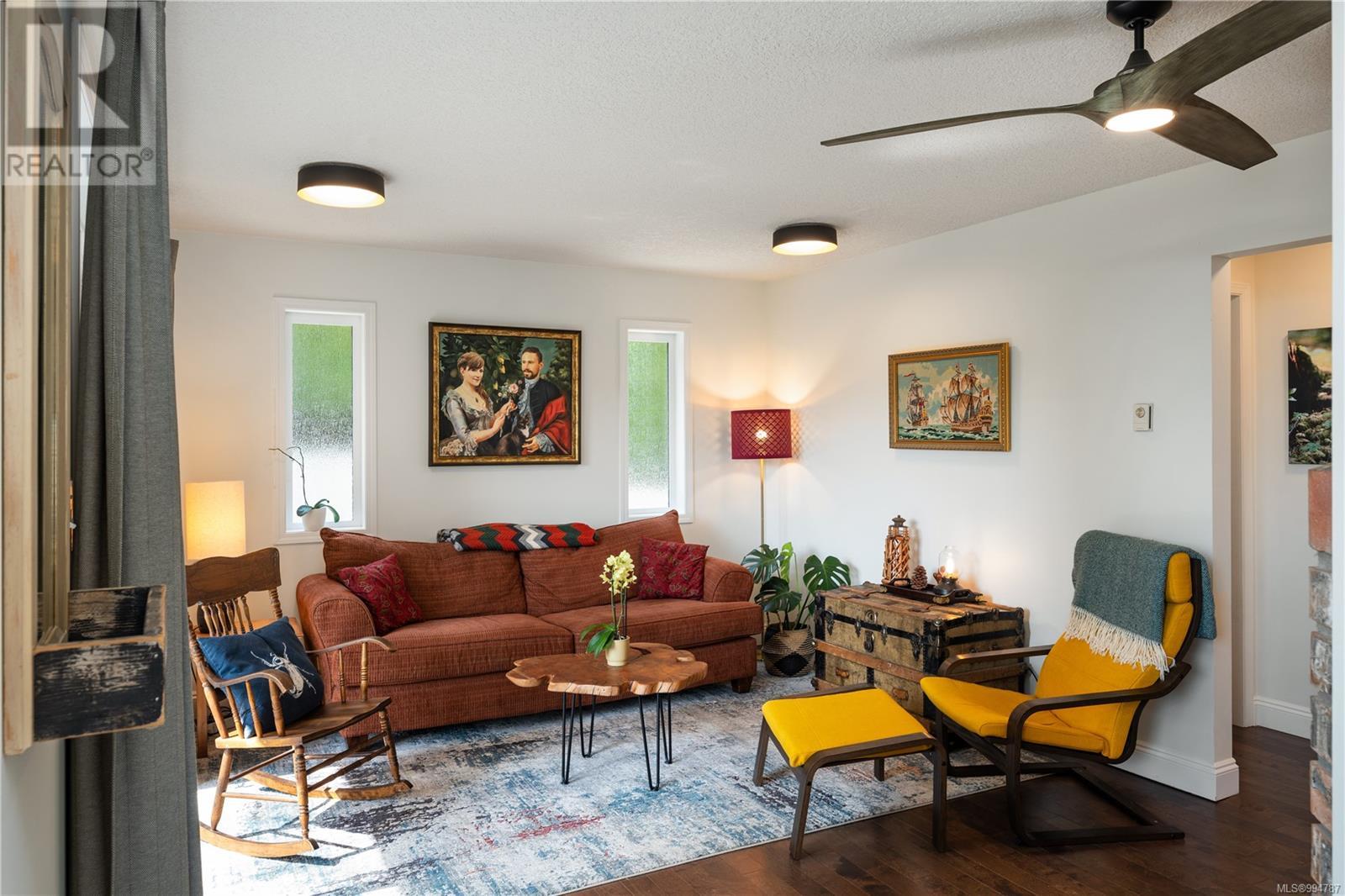 Property at 1247 Selkirk Dr image 1