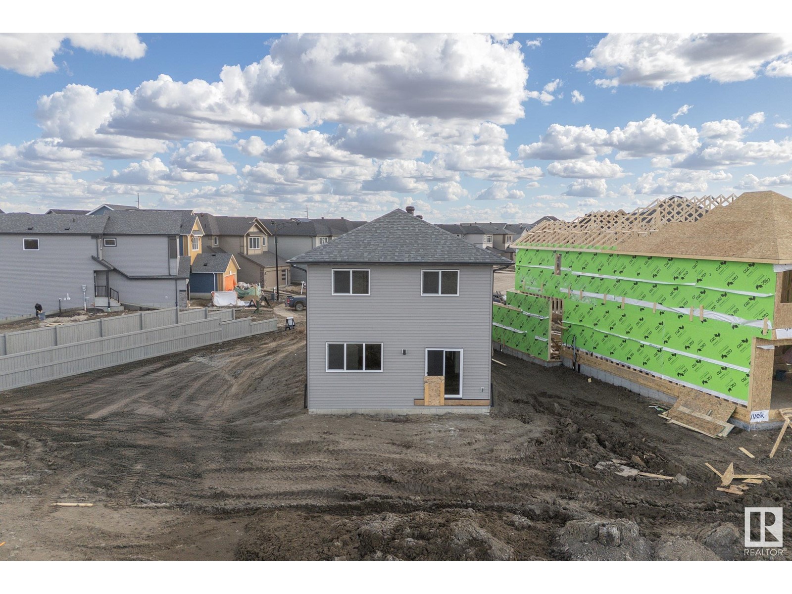 Property at 17428 3 ST NW image 4