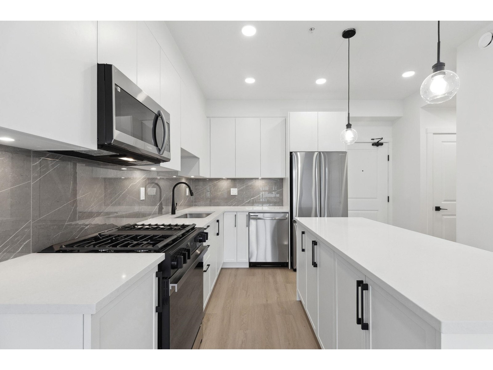 501 3528 146a Street, Surrey, British Columbia  V4P 0H4 - Photo 4 - R2989468