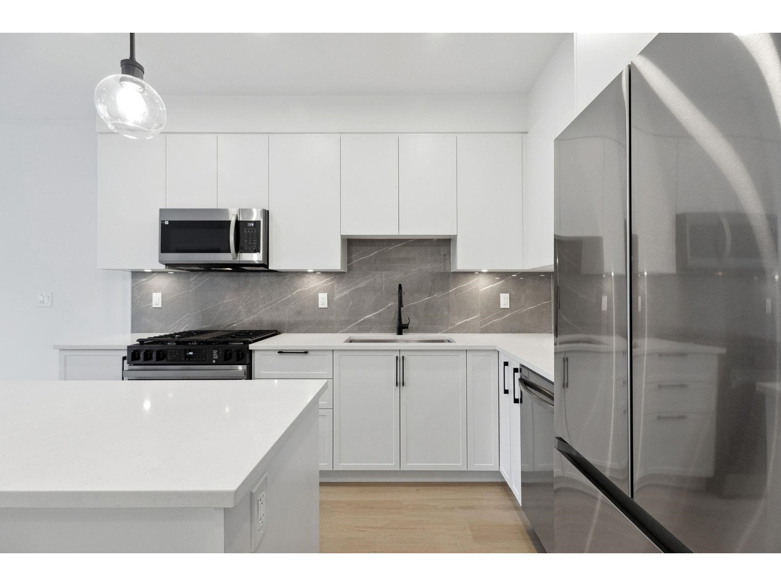 501 3528 146a Street, Surrey, British Columbia  V4P 0H4 - Photo 3 - R2989468