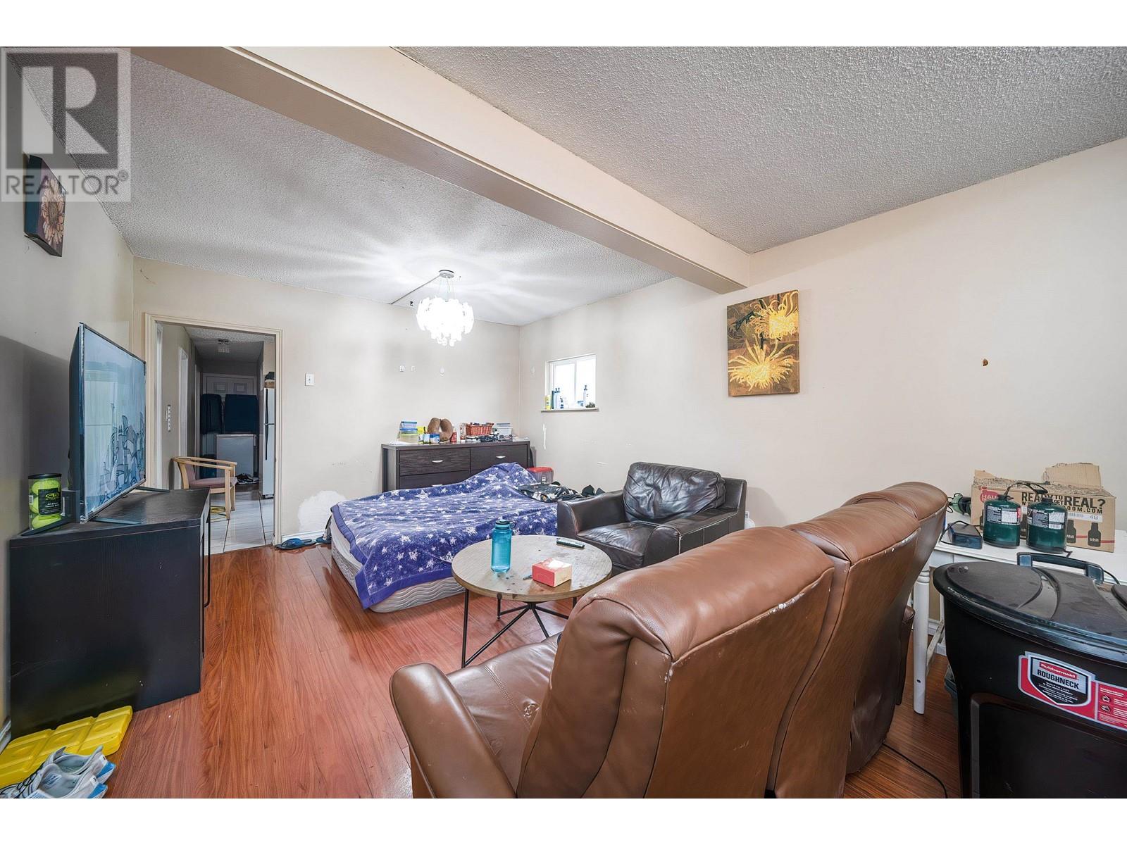 Property at 4940 KILLARNEY STREET image 4