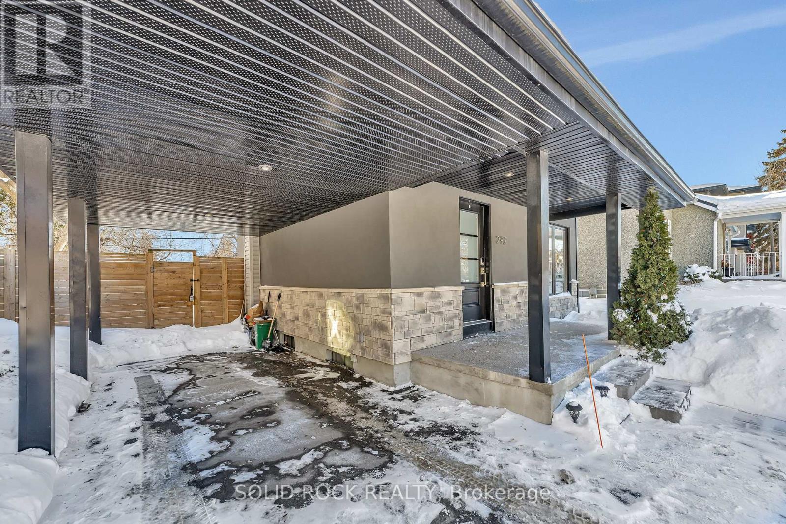 Property at 292 CURRELL AVENUE S image 3