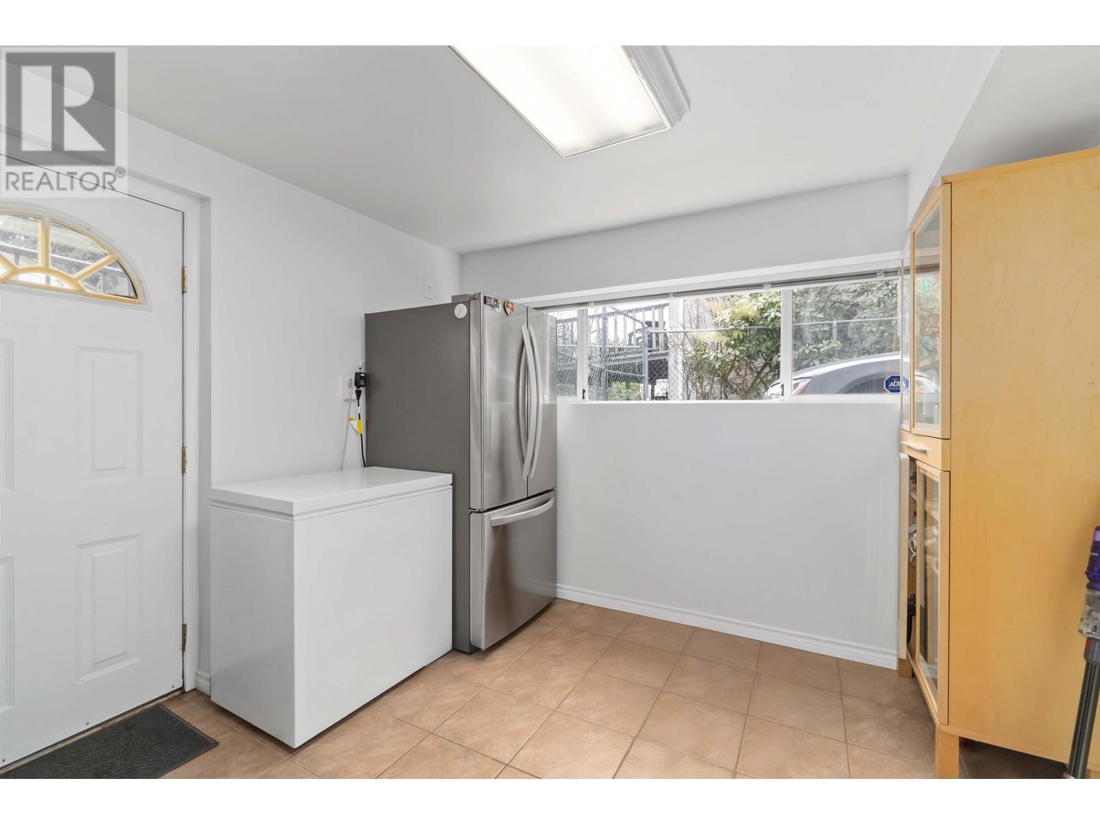 2110 Como Lake Avenue, Coquitlam, British Columbia  V3J 3R5 - Photo 20 - R2989530