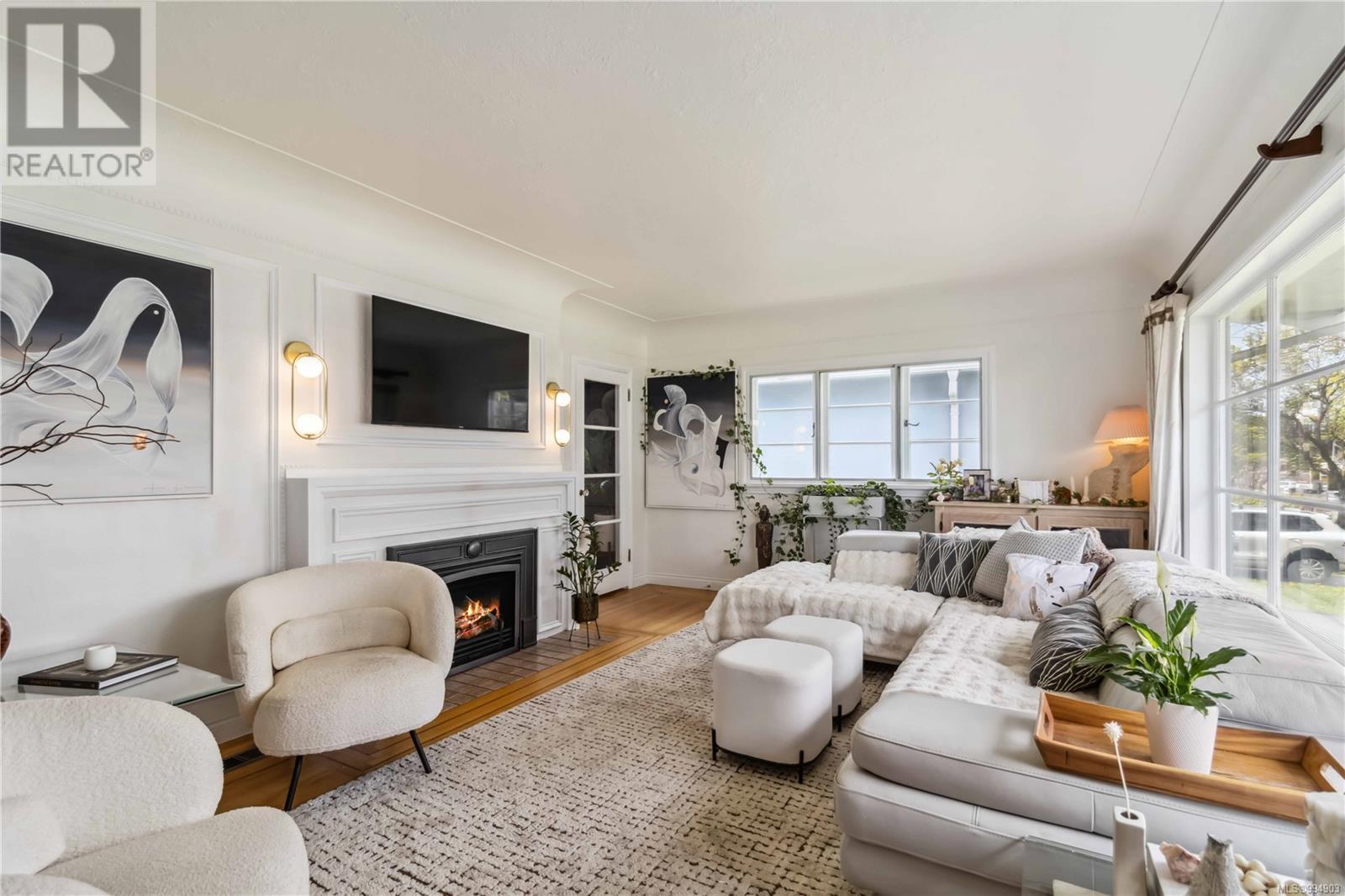 Property at 1651 Fairfield Rd image 5