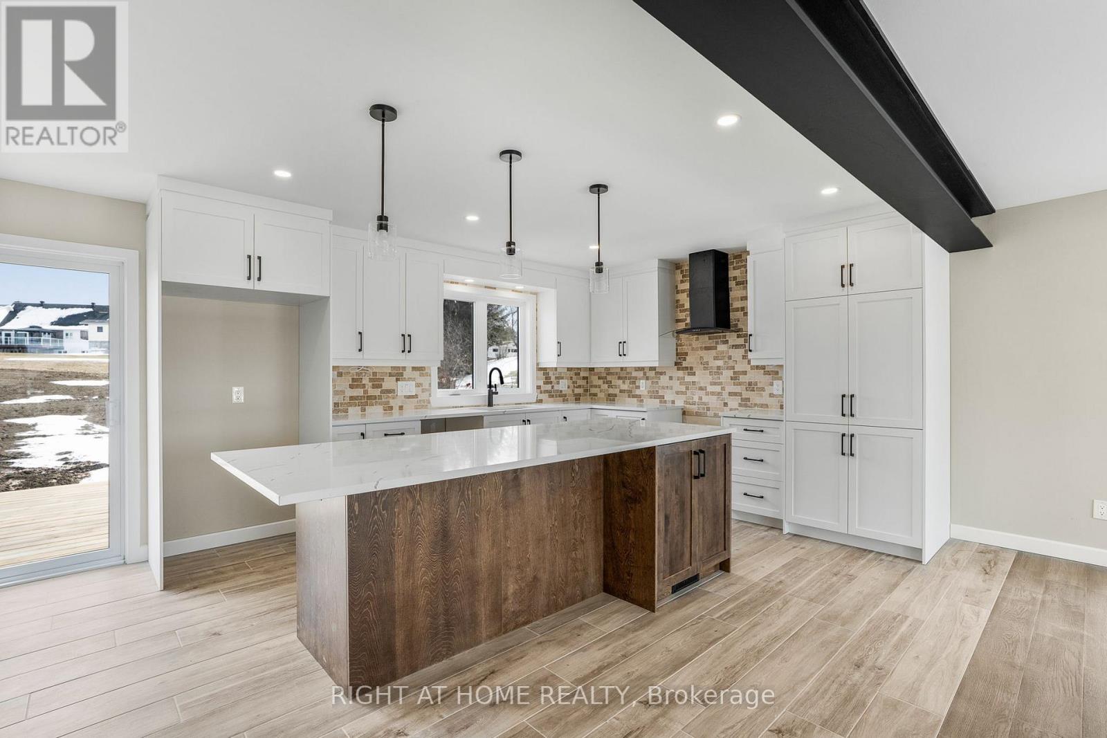 170 Gascon Street, Alfred And Plantagenet, Ontario  K0B 1J0 - Photo 10 - X12078916