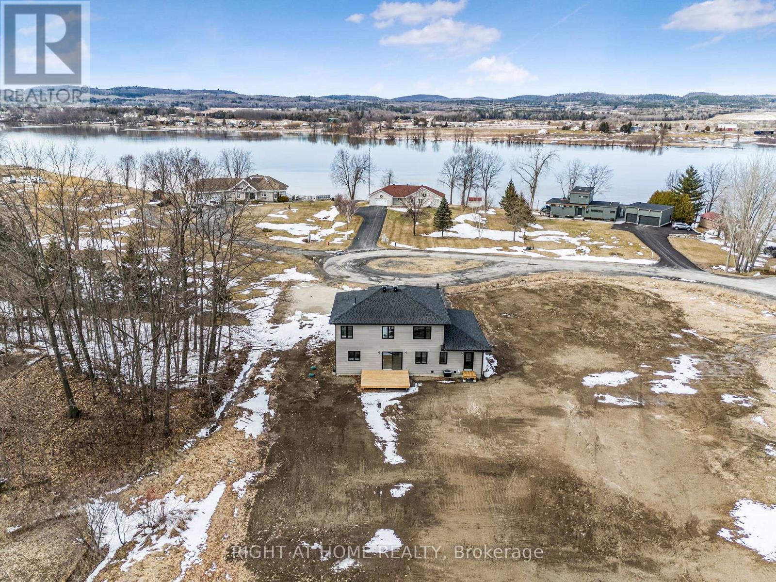 170 Gascon Street, Alfred And Plantagenet, Ontario  K0B 1J0 - Photo 34 - X12078916