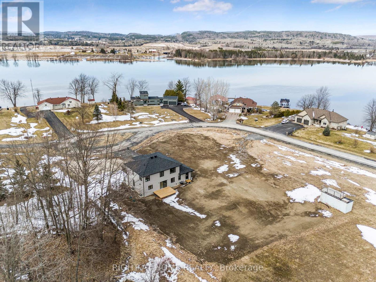 170 Gascon Street, Alfred And Plantagenet, Ontario  K0B 1J0 - Photo 38 - X12078916