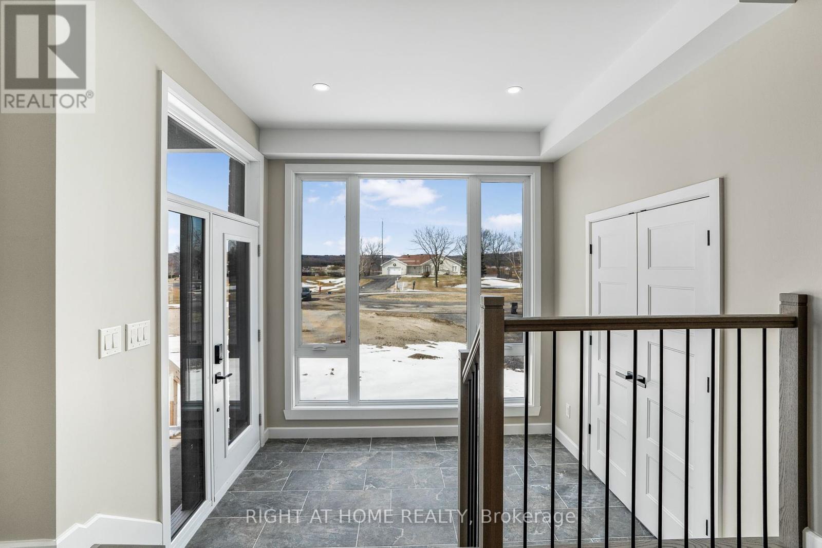 170 Gascon Street, Alfred And Plantagenet, Ontario  K0B 1J0 - Photo 4 - X12078916