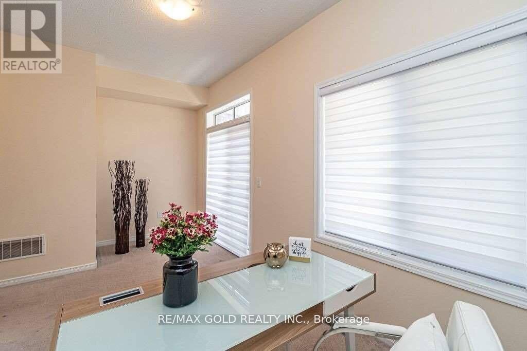 436 Ladycroft Terrace, Mississauga (Cooksville), Ontario  L5A 0A7 - Photo 6 - W12078549