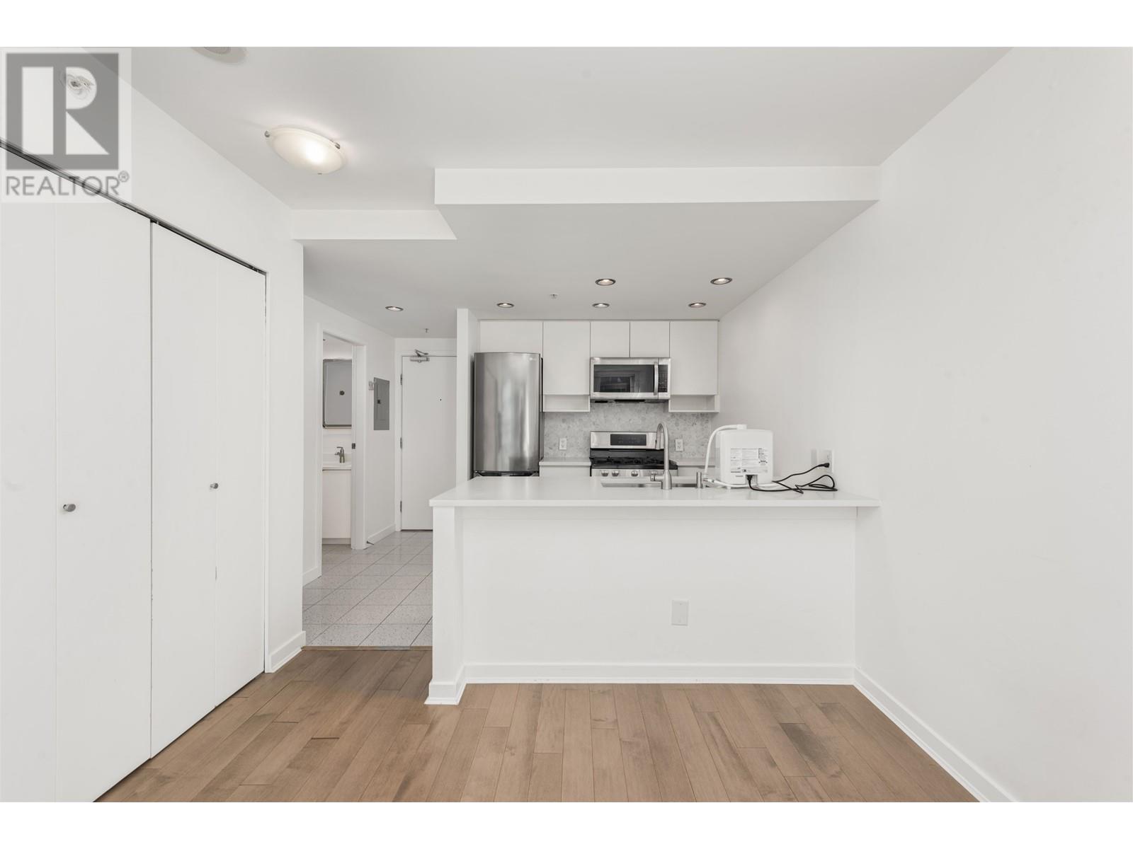 Listing Picture 4 of 25 : 1603 939 EXPO BOULEVARD, Vancouver / 溫哥華 - 魯藝地產 Yvonne Lu Group - MLS Medallion Club Member