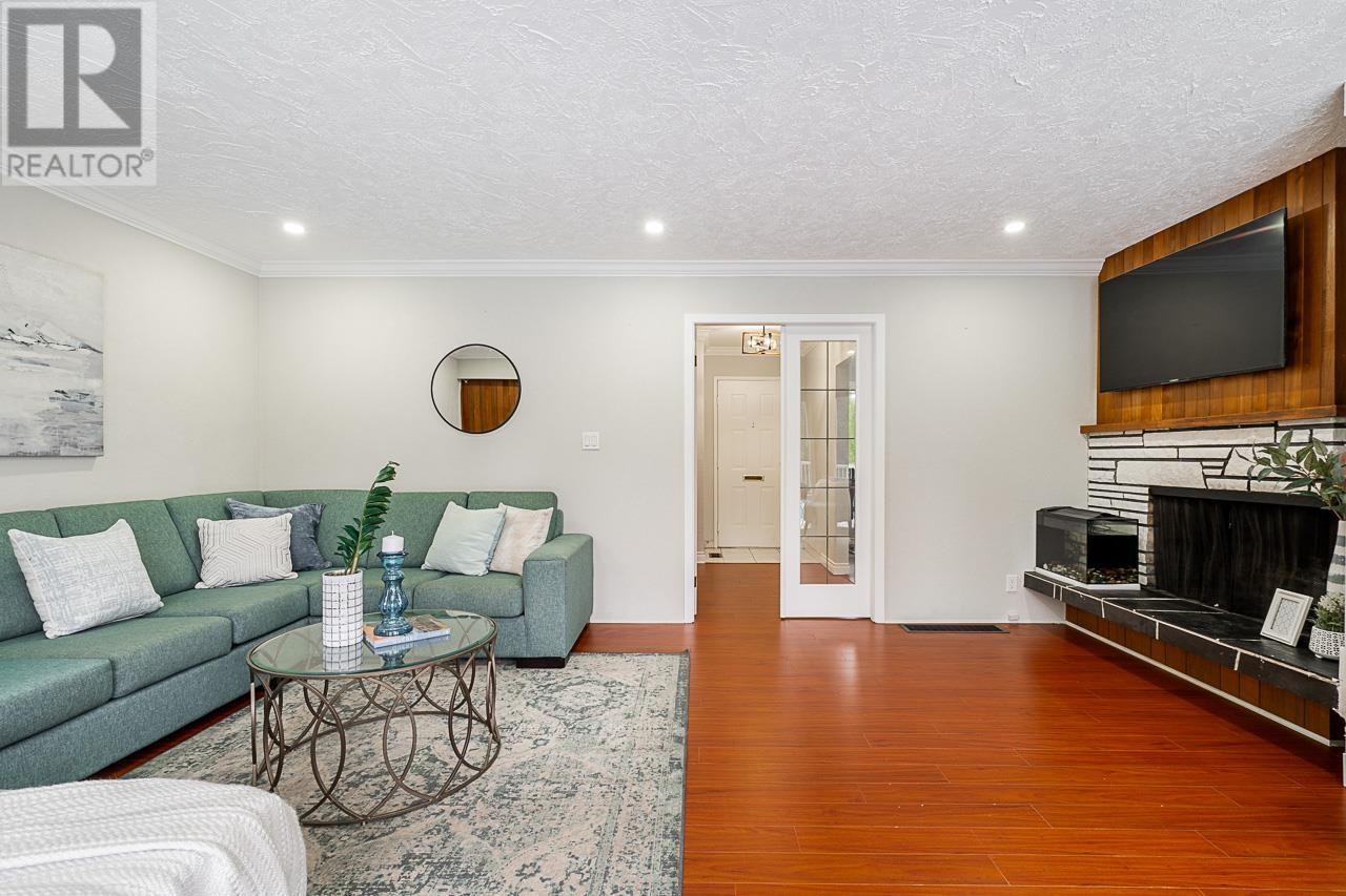 310 Inglewood Avenue, West Vancouver, British Columbia  V7T 1X1 - Photo 14 - R2989584